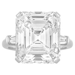 Bague de fiançailles en platine certifiée GIA avec 6 diamants taille émeraude