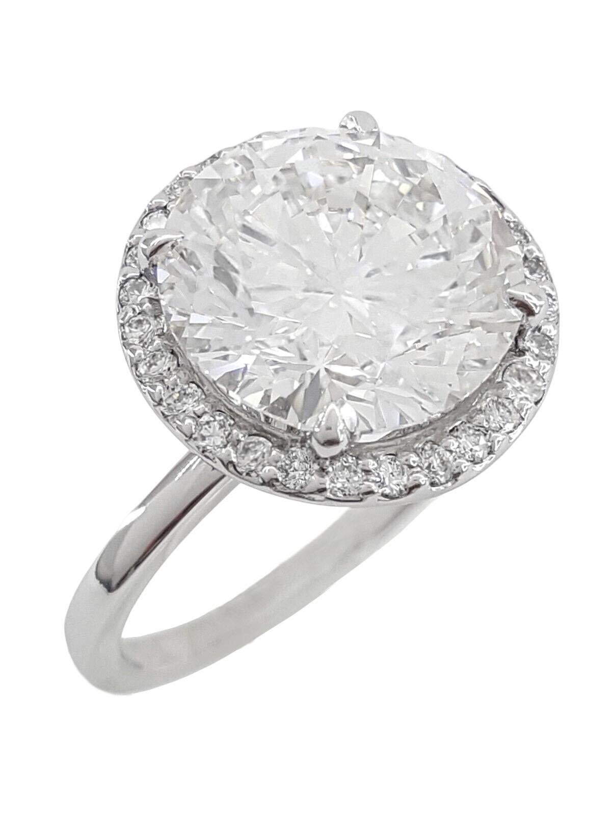 GIA zertifizierter Ring mit 5 Diamanten im Rundschliff (Ovalschliff) im Angebot