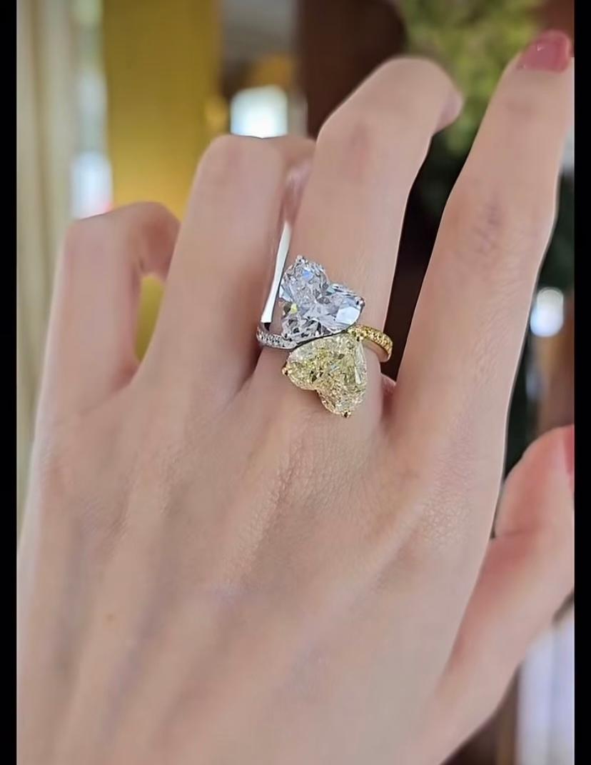 Cuore Anello doppio in oro 18K con diamanti a forma di cuore da 6,00 carati certificati GIA in vendita
