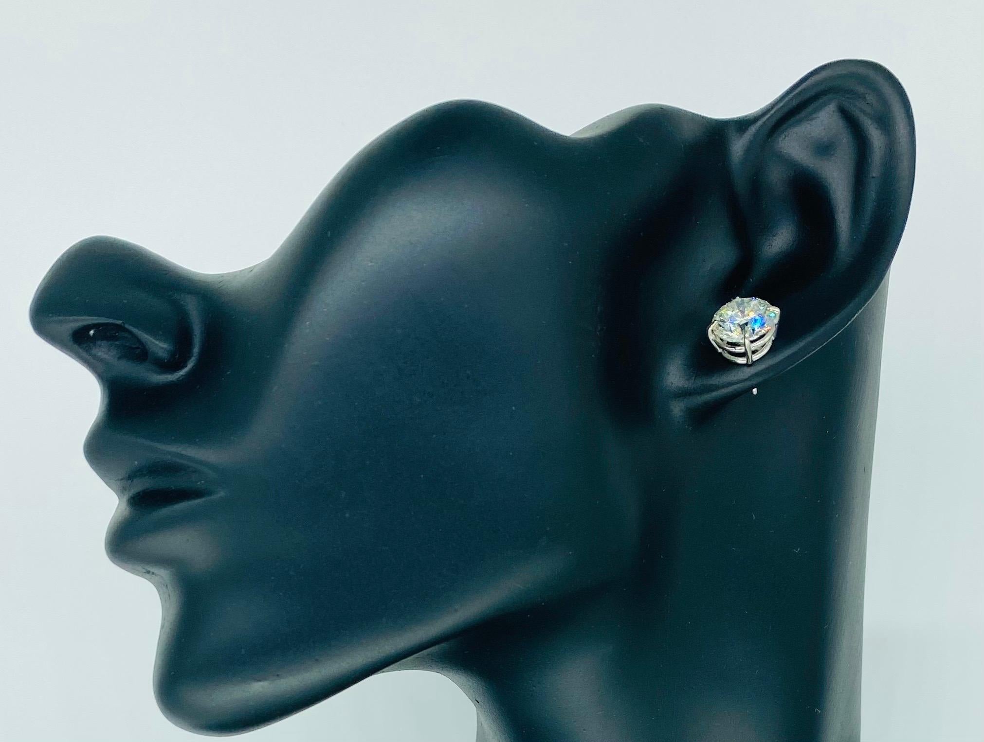 GIA-zertifizierte 6,00 Karat runde Brillanten natürliche Diamanten Ohrringe im Angebot 1