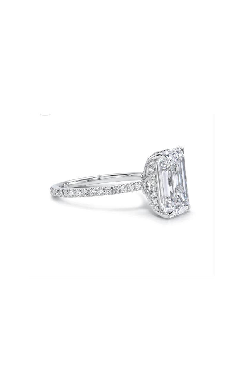 GIA zertifiziert 6,00 Karat D/VVS2 Smaragd Form Diamant 18K Gold Ring für Damen oder Herren im Angebot