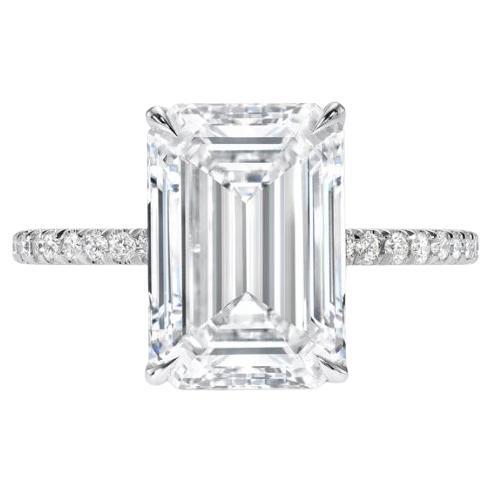GIA zertifiziert 6,00 Karat D/VVS2 Smaragd Form Diamant 18K Gold Ring im Angebot