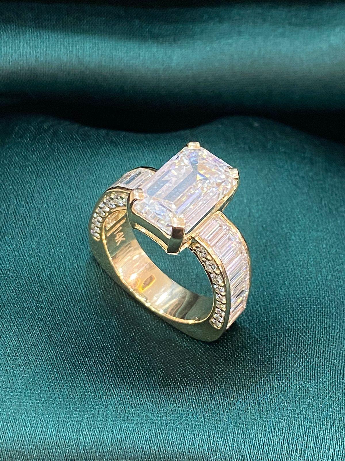 Emerald Cut GIA Certified 6.00 Carats Diamond  Gold Solitaire Ring  For Sale