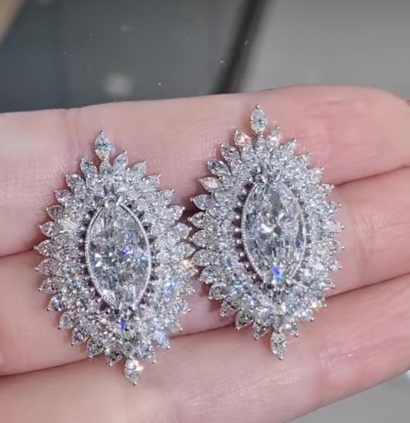 GIA  Orecchini in oro 18K con diamanti a forma di marquise certificati 6,00 ct F/VVS1 in vendita 5