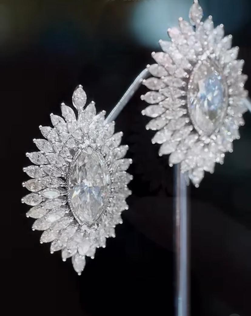 GIA  Orecchini in oro 18K con diamanti a forma di marquise certificati 6,00 ct F/VVS1 In condizioni Nuovo in vendita a Massafra, IT