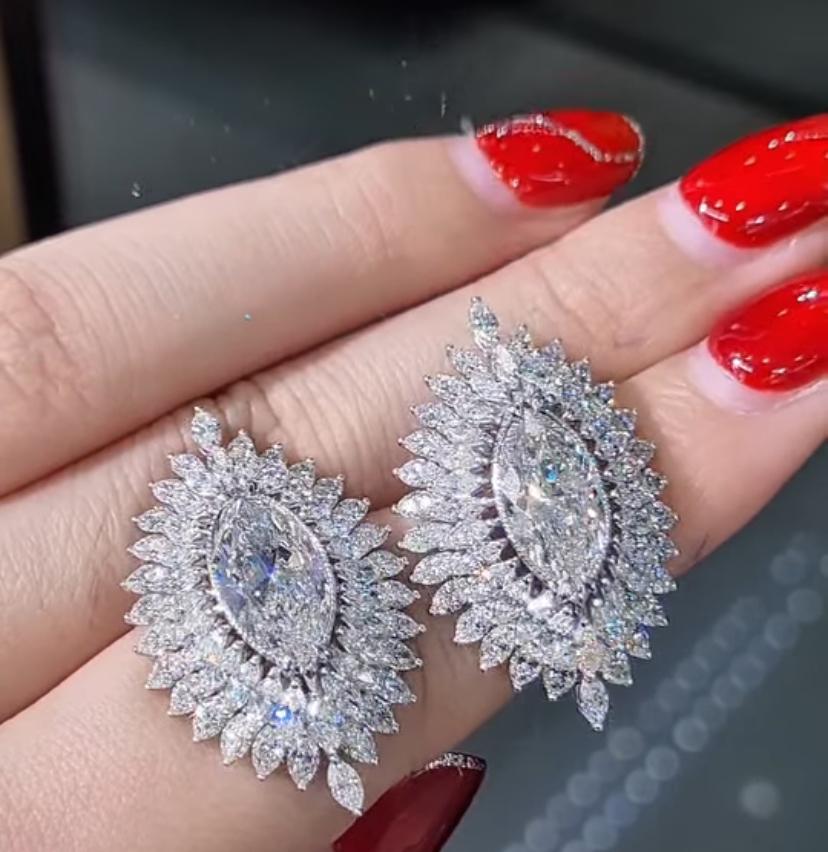 GIA  Orecchini in oro 18K con diamanti a forma di marquise certificati 6,00 ct F/VVS1 in vendita 4