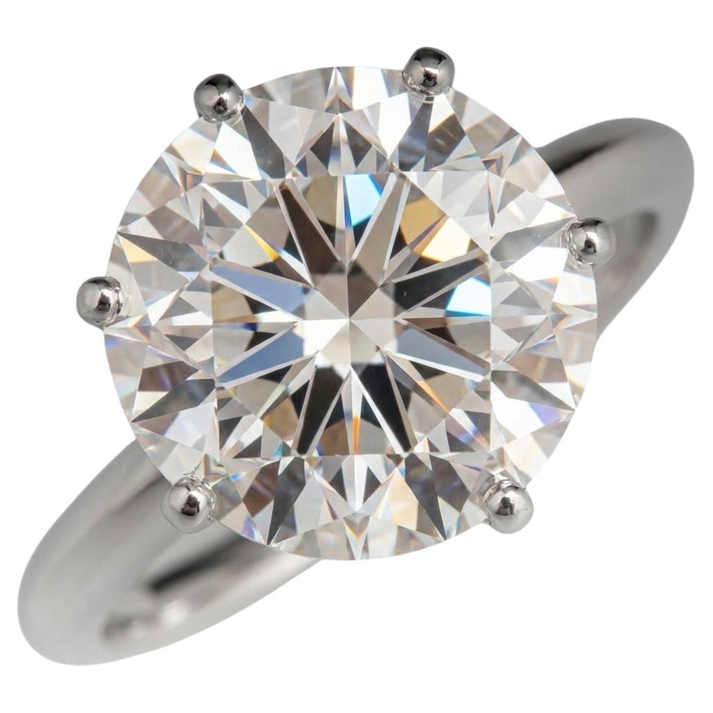 GIA-zertifizierter 6,01 Karat D Farbe lupenreiner Typ IIa Runder Brillant-Diamantring im Angebot