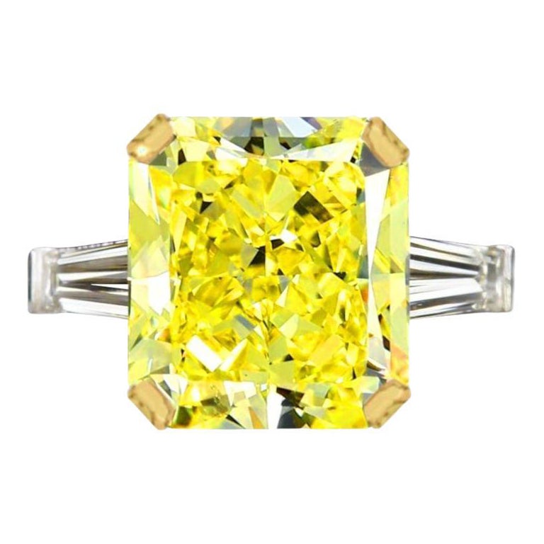 GIA Certified 6.01 Carat Fancy Yellow VS1 Diamond Ring in 18K Yellow Gold For Sale
