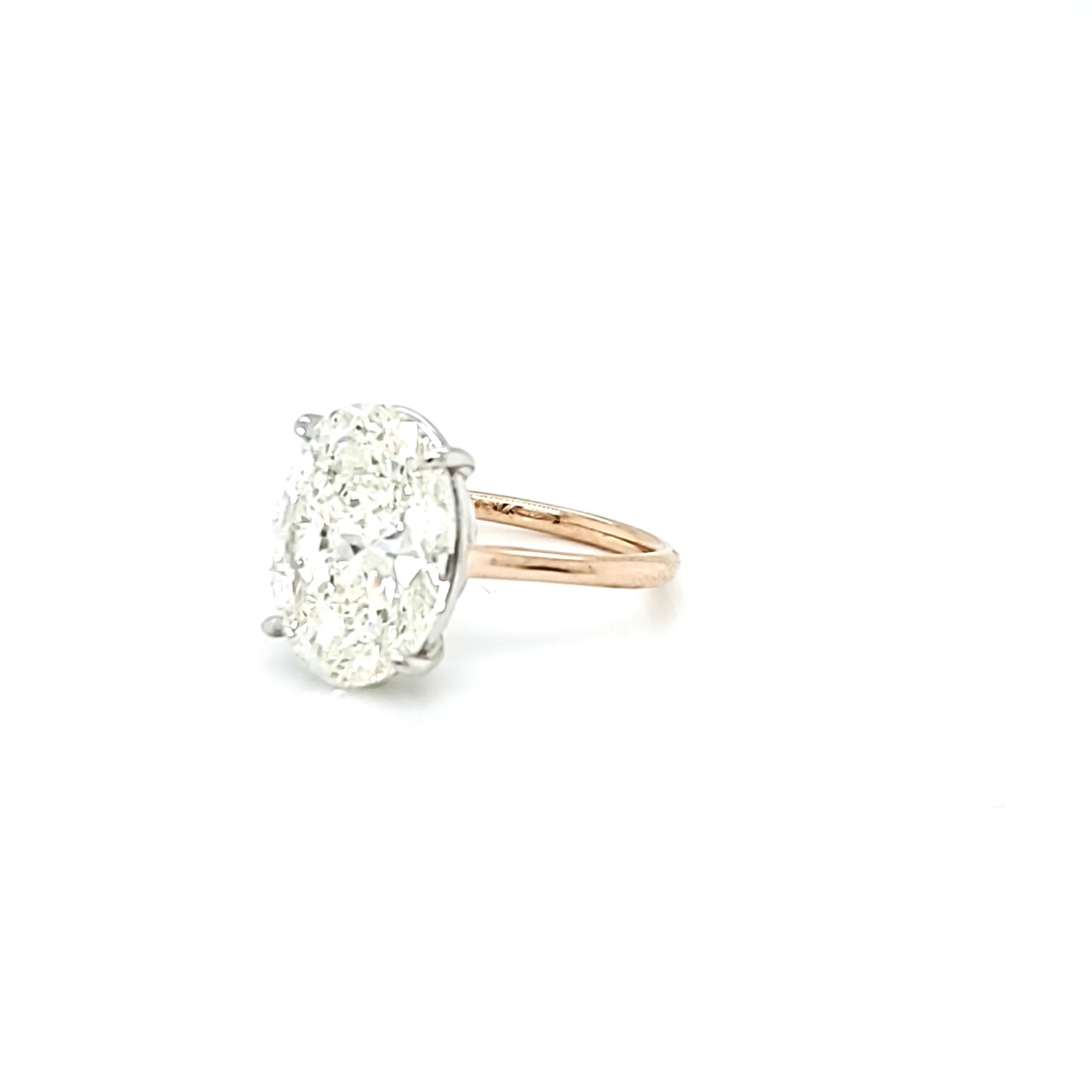 Bague à diamant ovale de 6,01 carats certifiée GIA Neuf - En vente à New York, NY