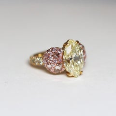 Anello da cocktail con diamante giallo chiaro fantasia a forma di marquise da 6,02 carati certificato GIA