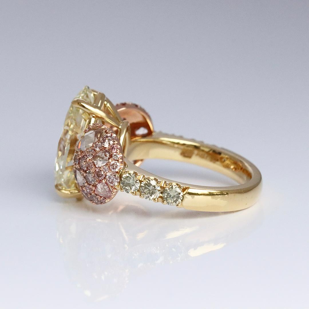 GIA Certified 6.02 Carat Marquise Shape Fancy Light Yellow Diamond Cocktail Ring In New Condition For Sale In Antwerp, BE