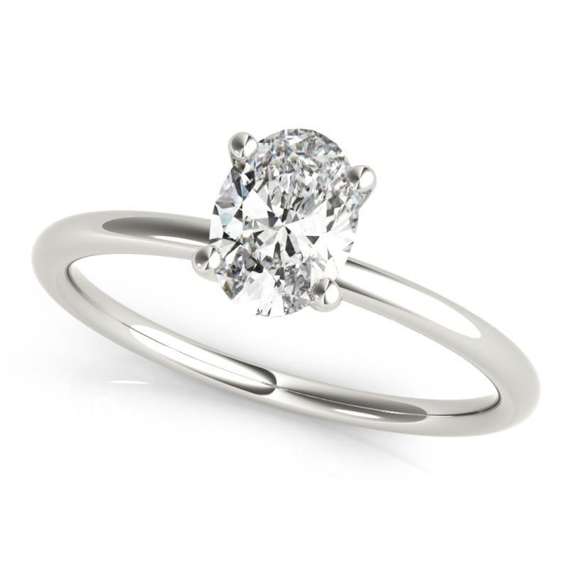 Taglio ovale Anello con diamante solitario ovale a quattro punte in oro bianco 18 carati certificato GIA da 6,02 carati in vendita