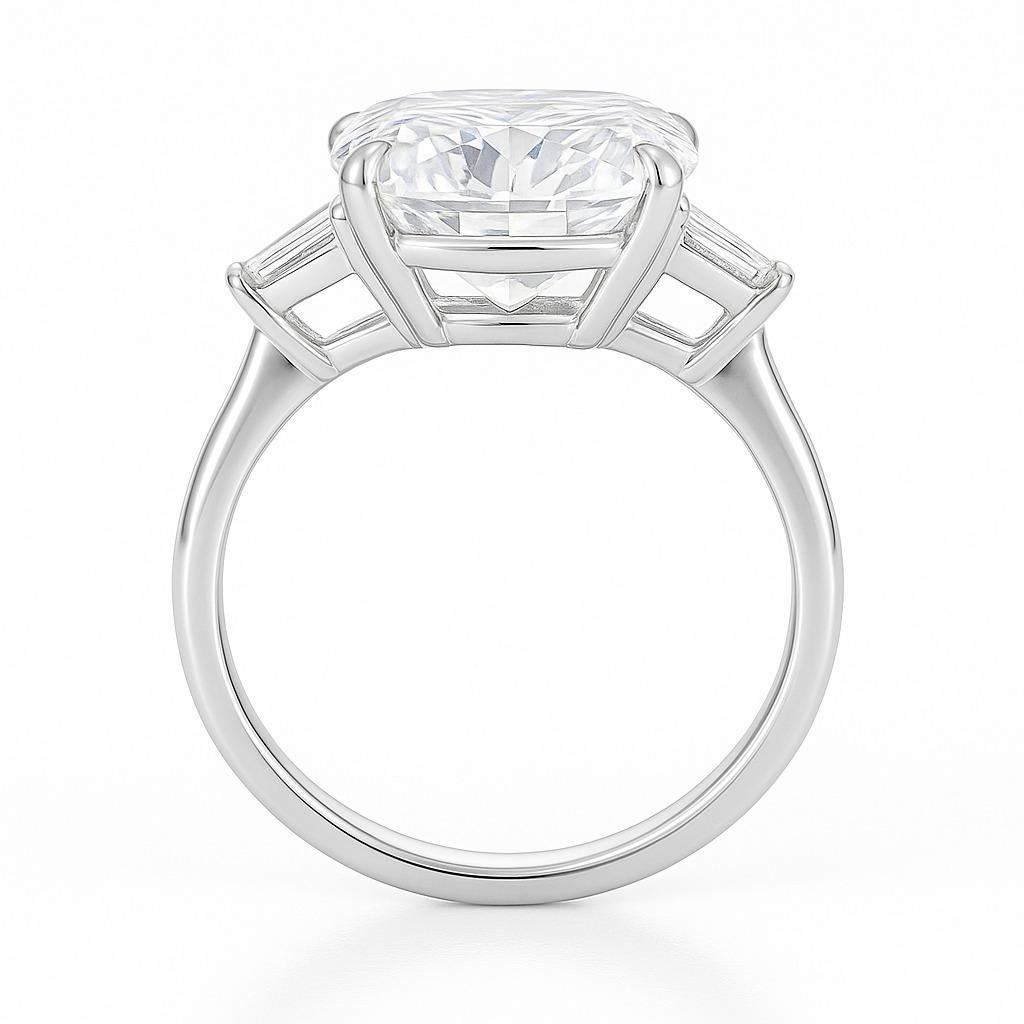 Taille coussin Bague en platine avec diamant coussin brillant de 6,03 carats certifié par la GIA en vente