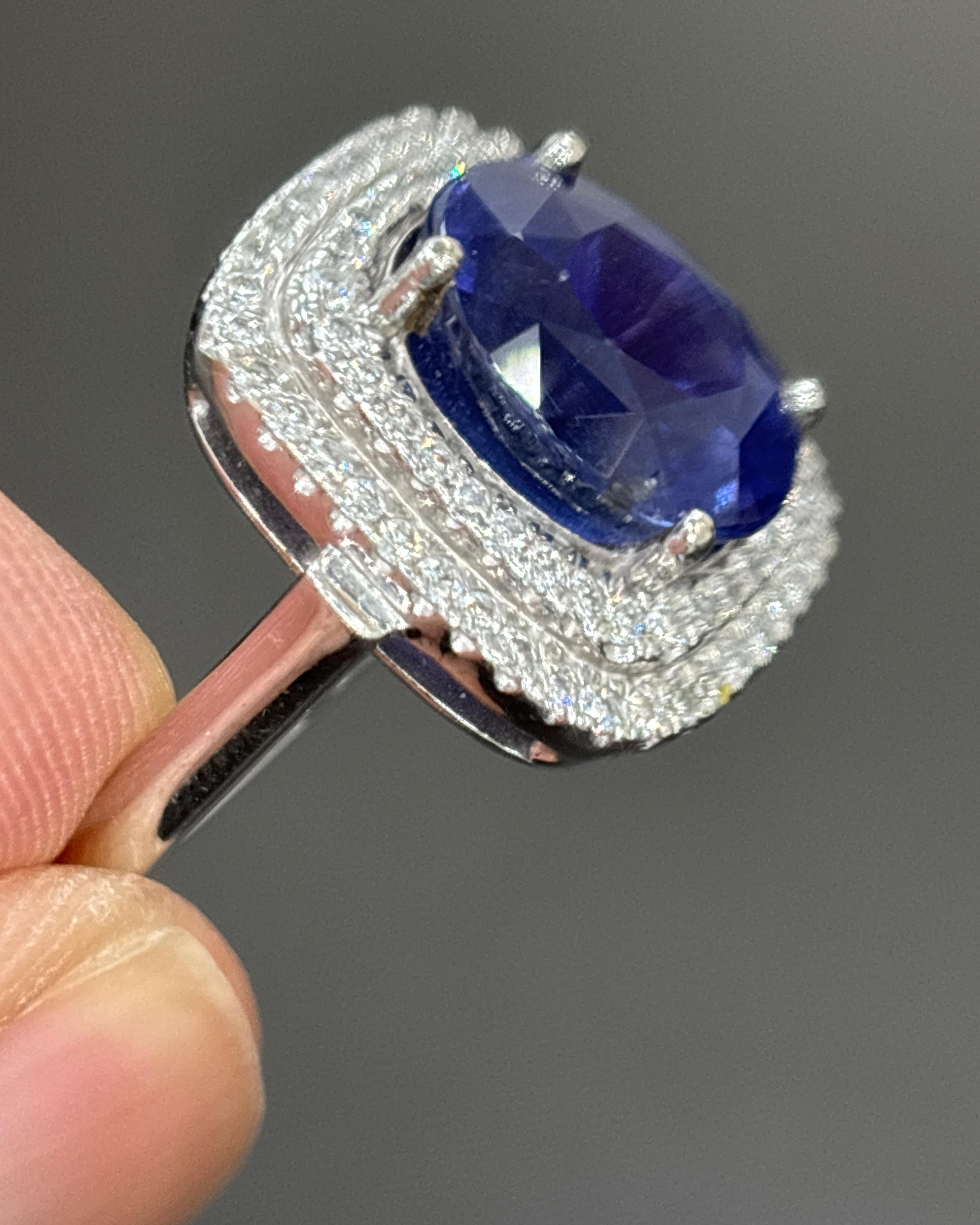 GIA zertifiziert 6,04 Karat Ceylon No Heat Blauer Saphir Weißer Diamant Gold Ring im Zustand „Neu“ im Angebot in Kowloon, HK