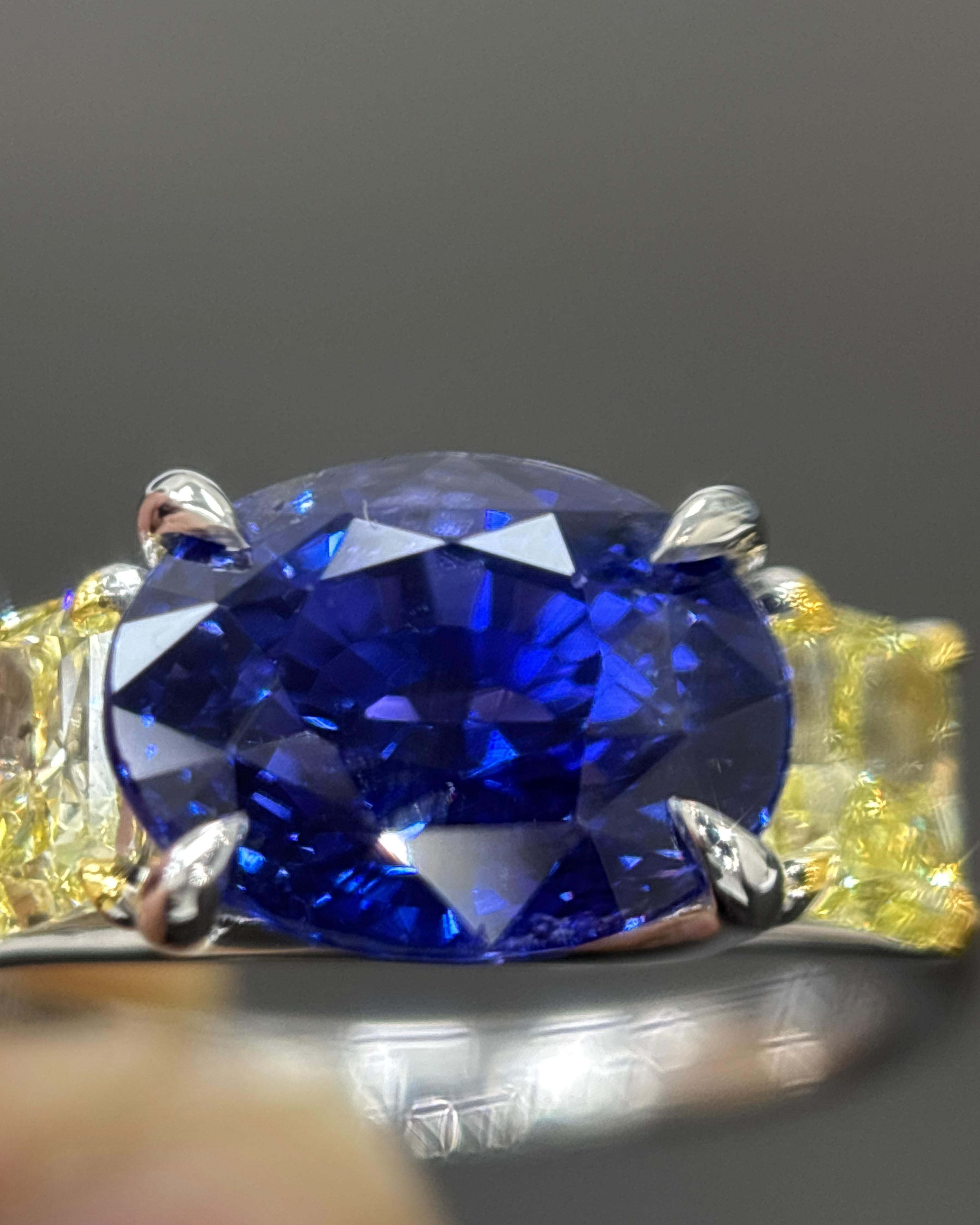 Anello di platino con diamante giallo e zaffiro di Ceylon senza calore certificato GIA da 6,04 carati in vendita 4