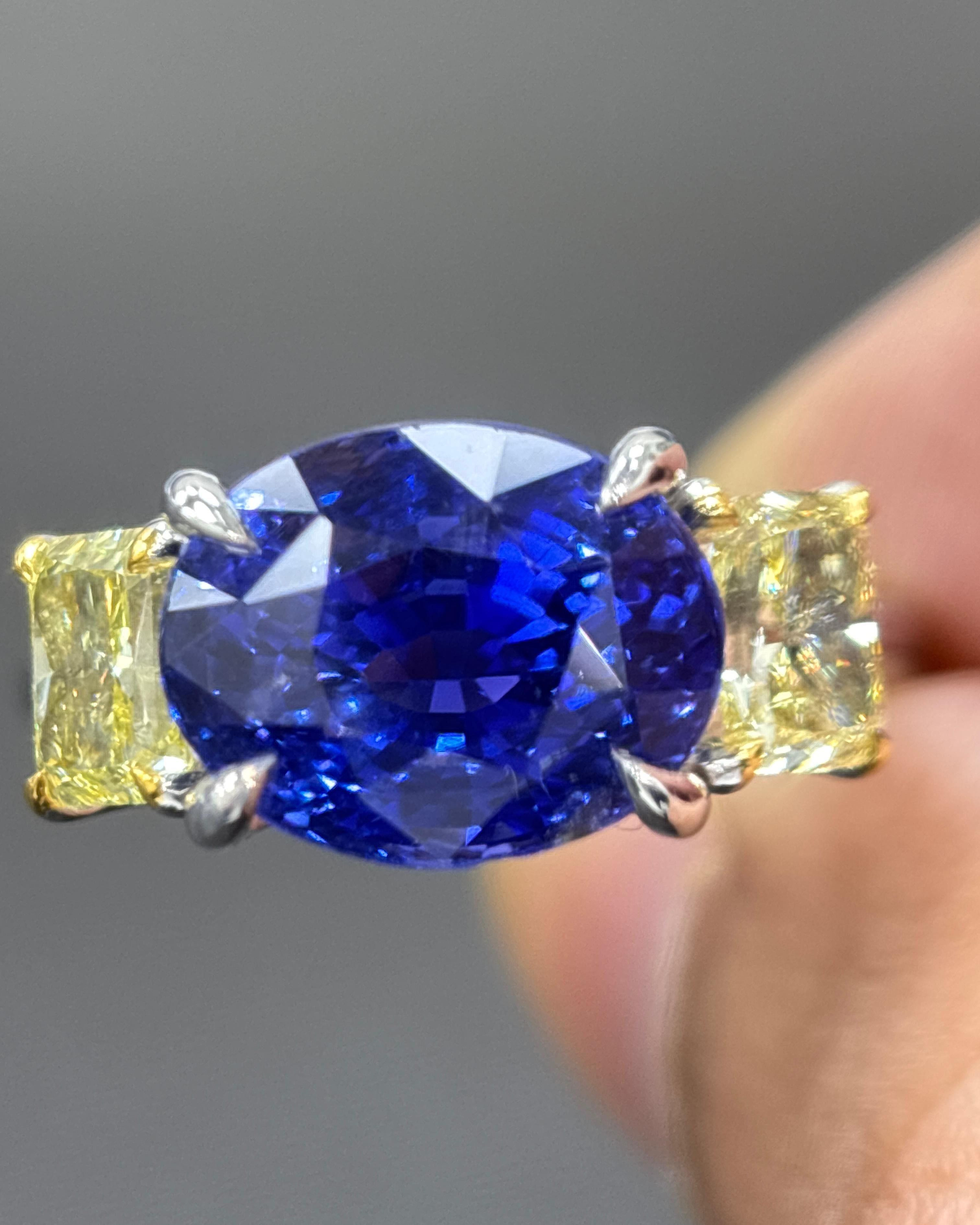 Anello di platino con diamante giallo e zaffiro di Ceylon senza calore certificato GIA da 6,04 carati in vendita 8
