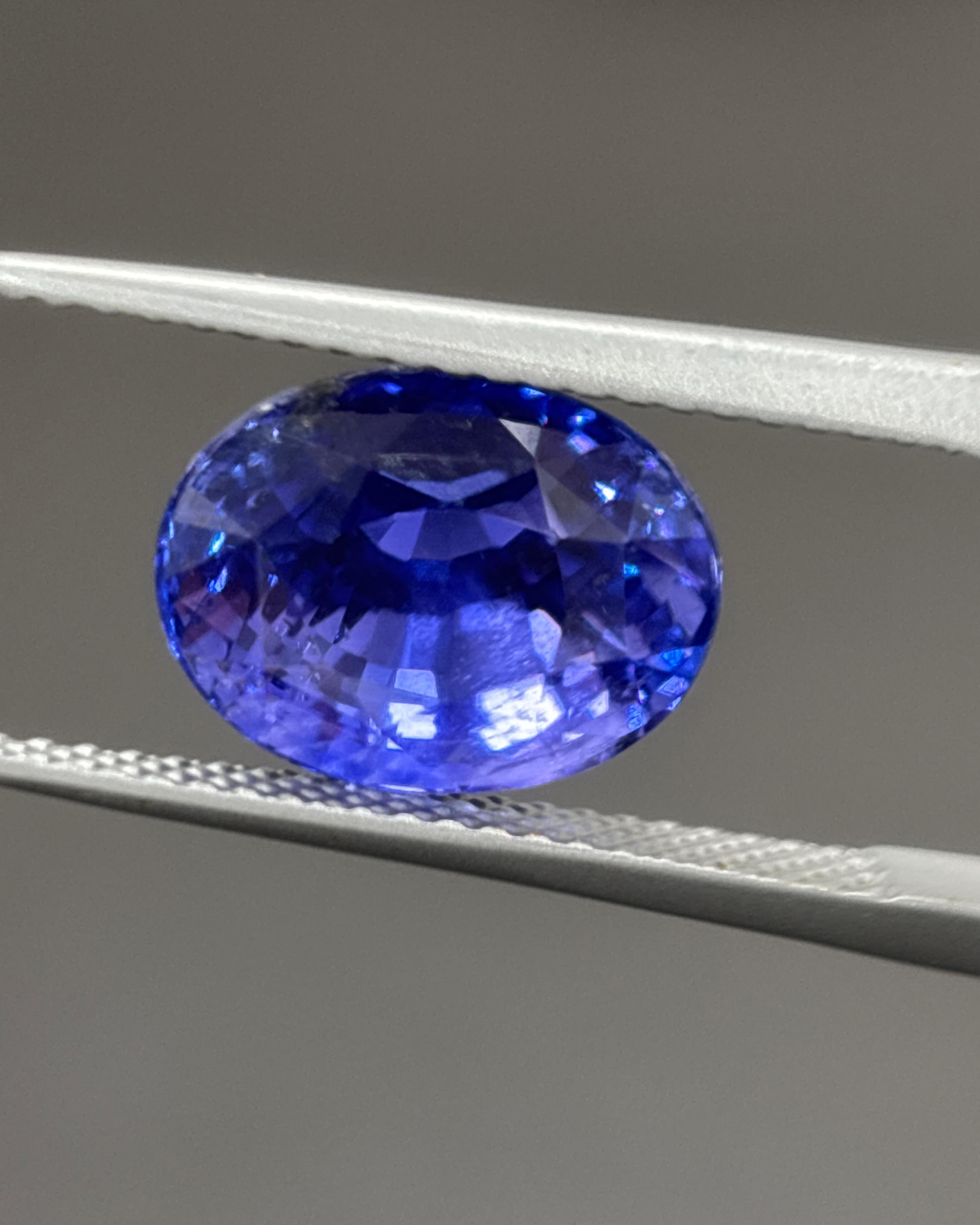 GIA Certified 6.05 Carat Ceylon No Heat Colour Change Oval Cut Blue Sapphire For Sale 6