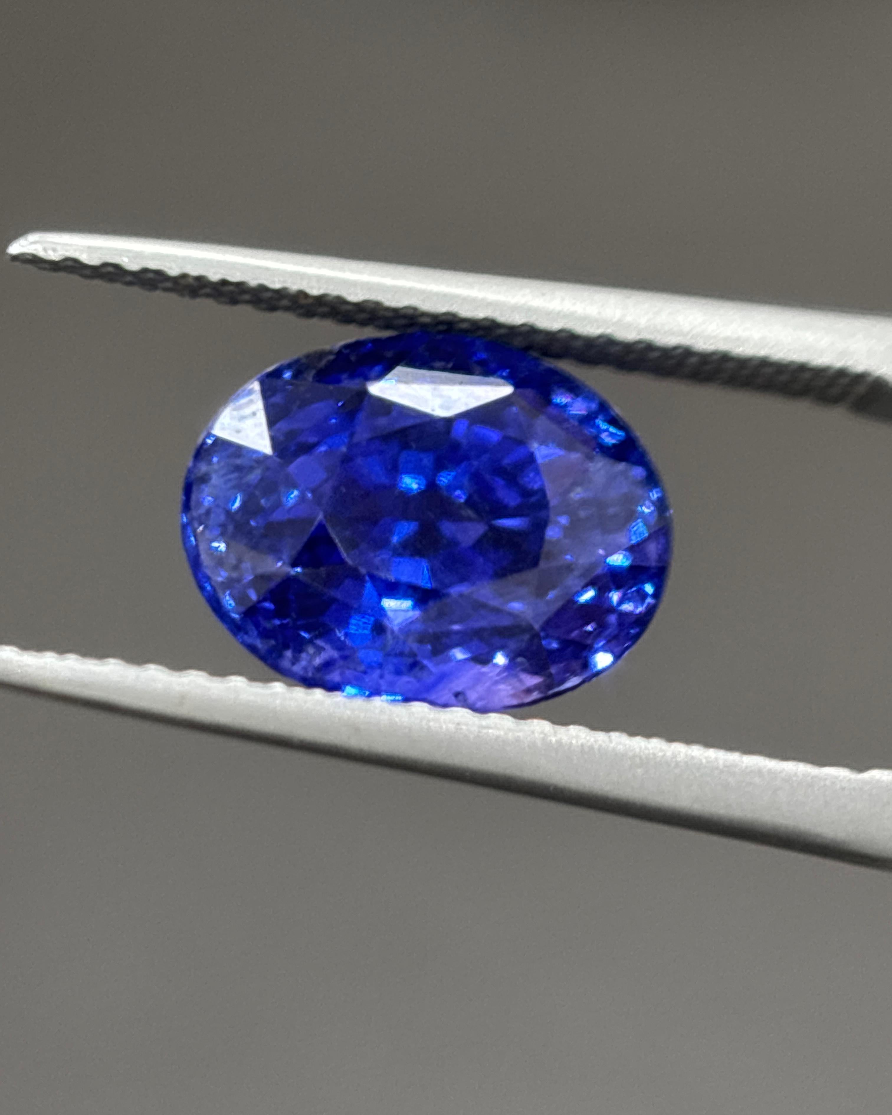GIA Certified 6.05 Carat Ceylon No Heat Colour Change Oval Cut Blue Sapphire For Sale 8
