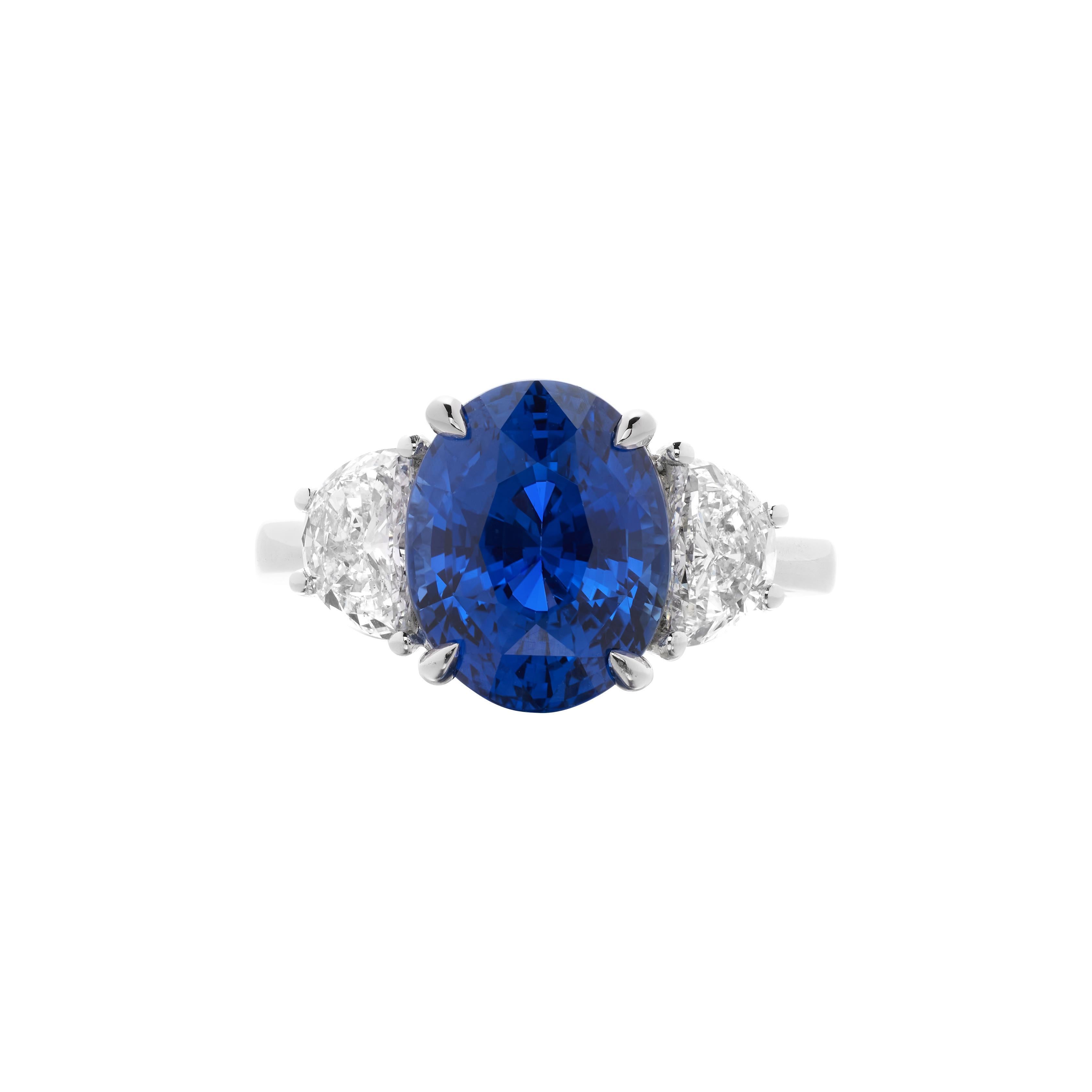 GIA-zertifizierter Ring aus Platin mit 6.05 Karat Ceylon-Saphir und Diamant (Ovalschliff) im Angebot