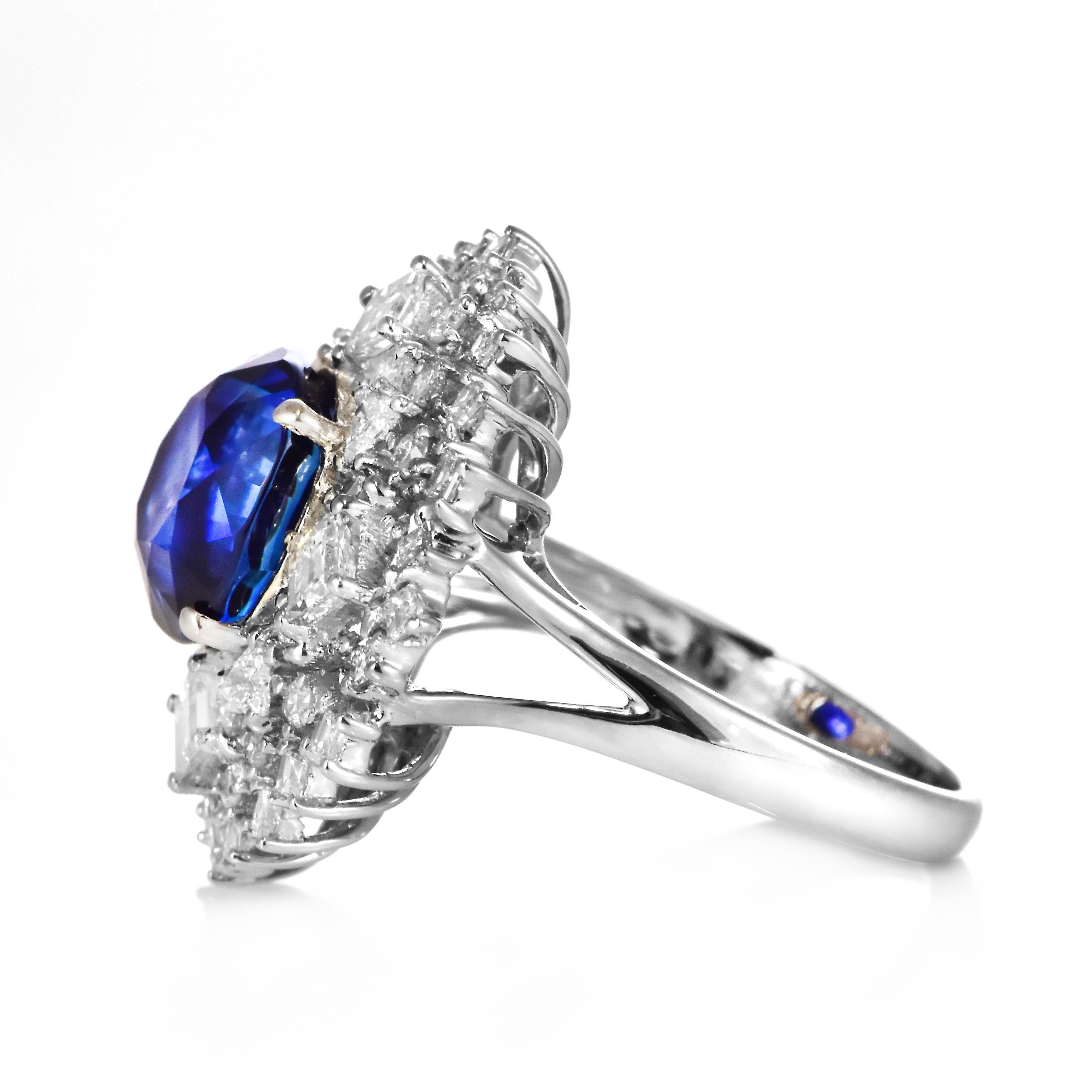 GIA Certified 6.08 Carat Natural Royal Blue Sapphire Ring Made in 18K White Gold im Angebot 4