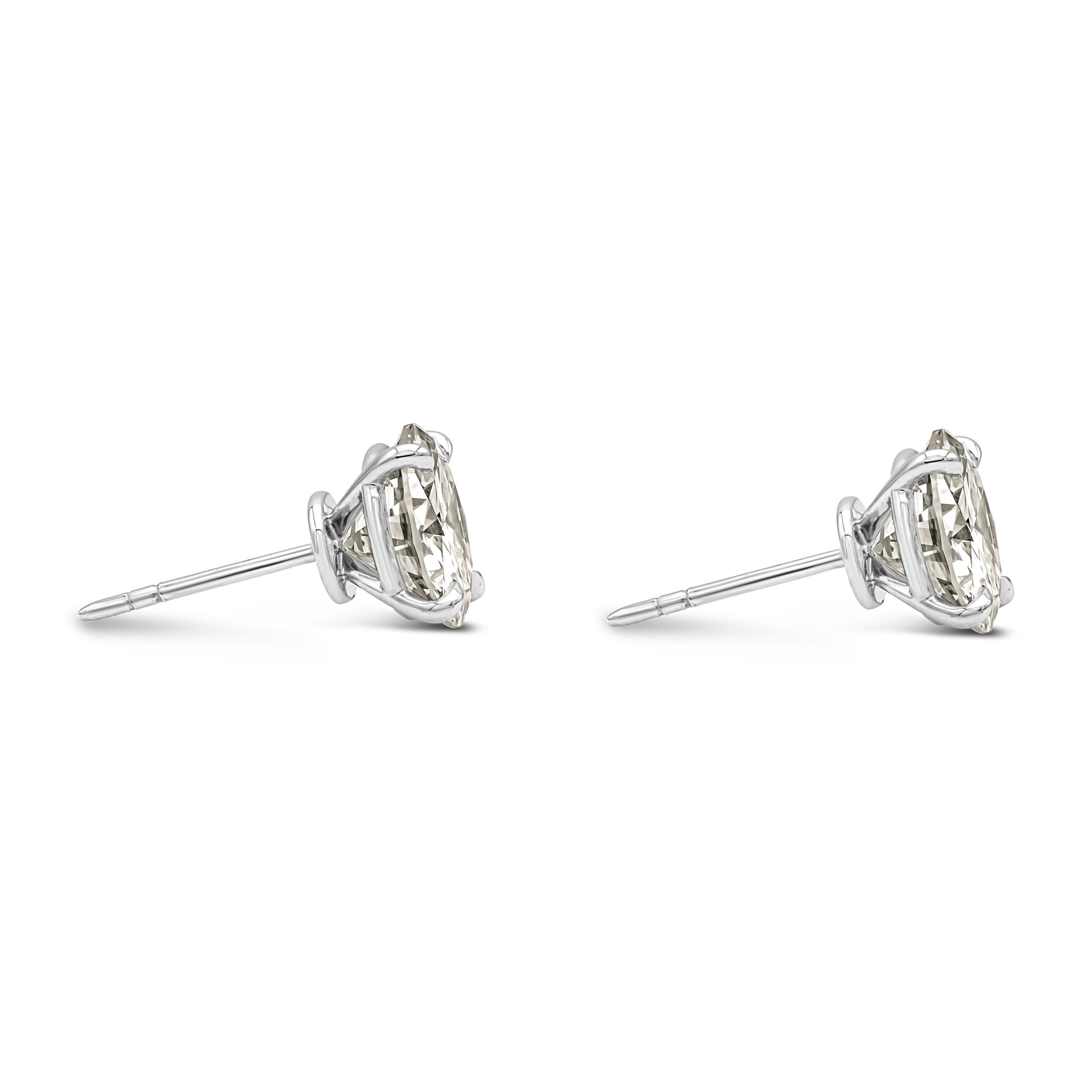 Contemporain Boucles d'oreilles en diamant certifié GIA de 6.08 carats de forme ronde brillante totale  en vente
