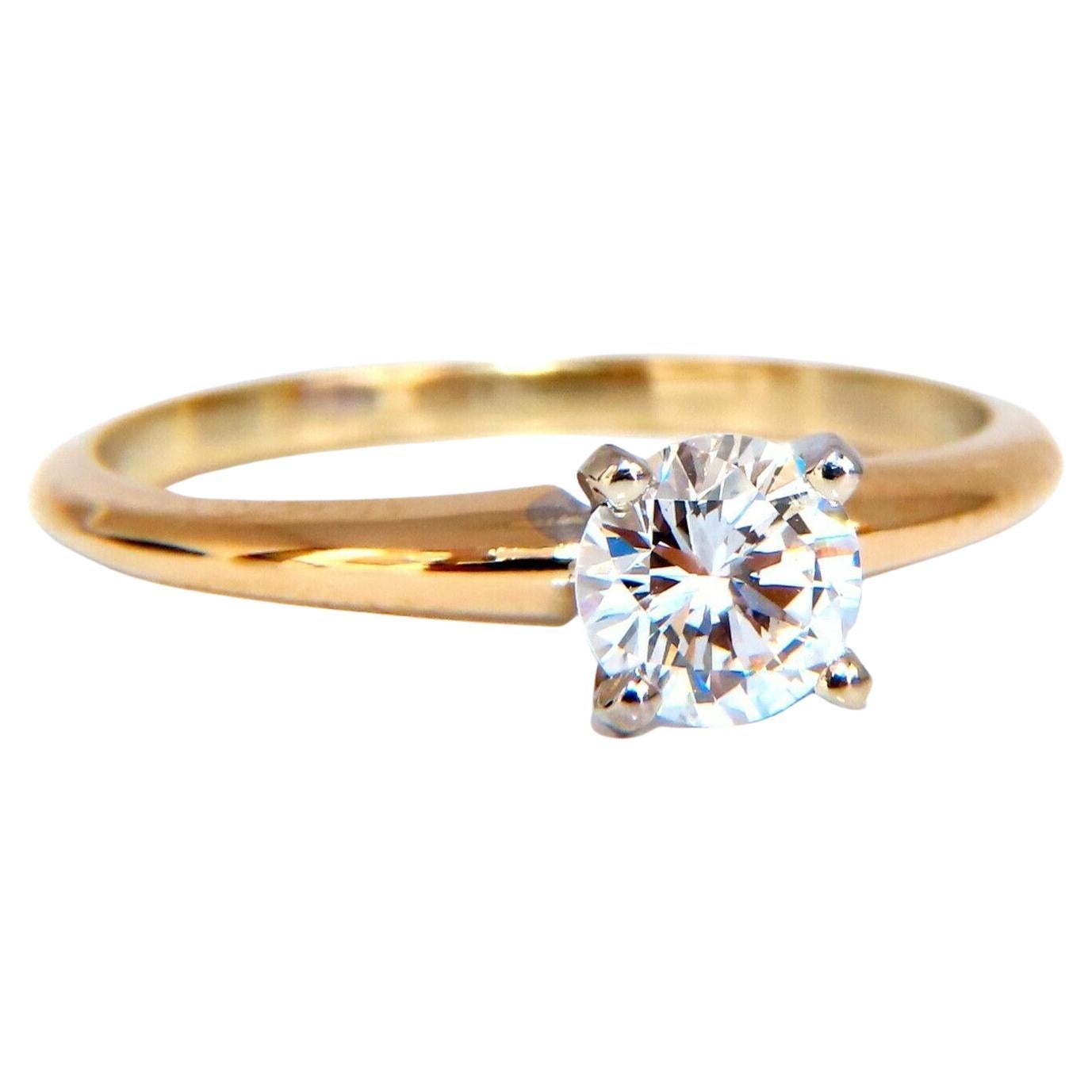 Bague solitaire classique G/Vs en diamant taille ronde de 0,60 carat certifiée par le Gia en vente