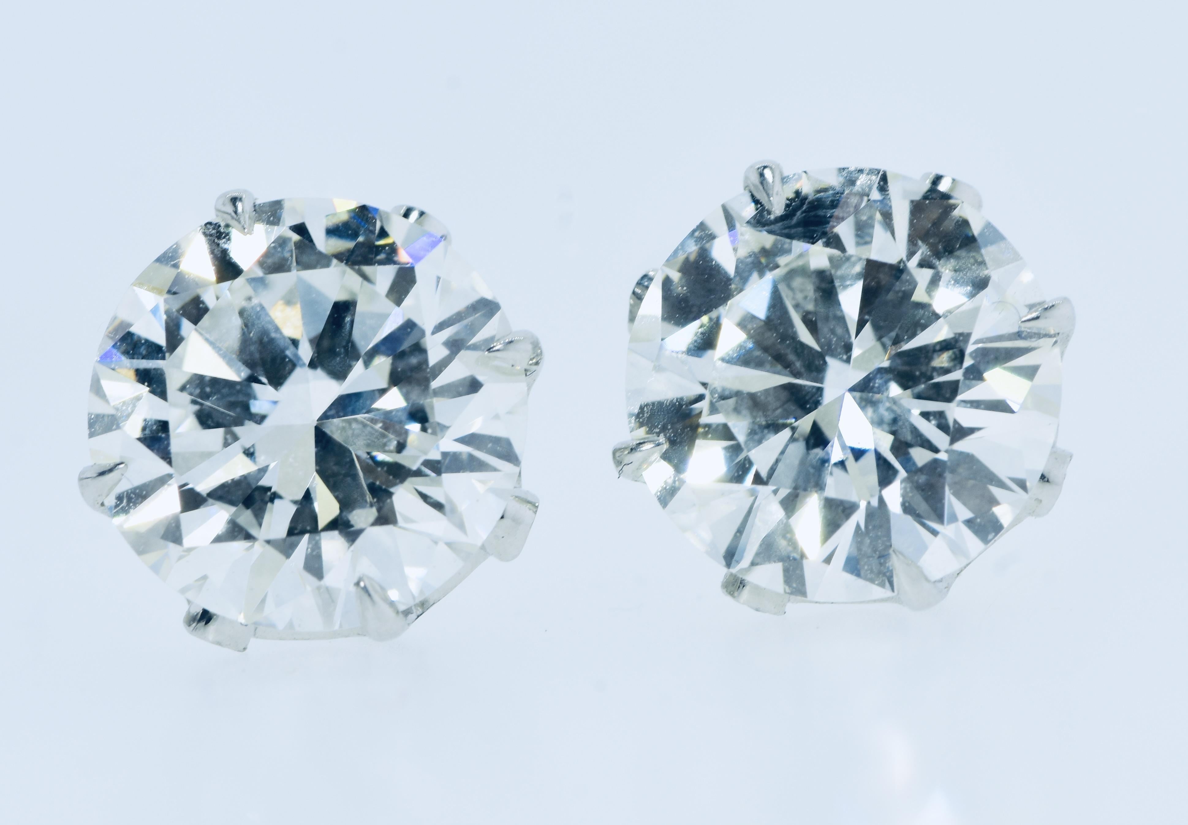 Contemporary GIA Graded 6.11 ct. T.W. Diamond & Platinum Stud  Earrings, Pierre/Famille For Sale