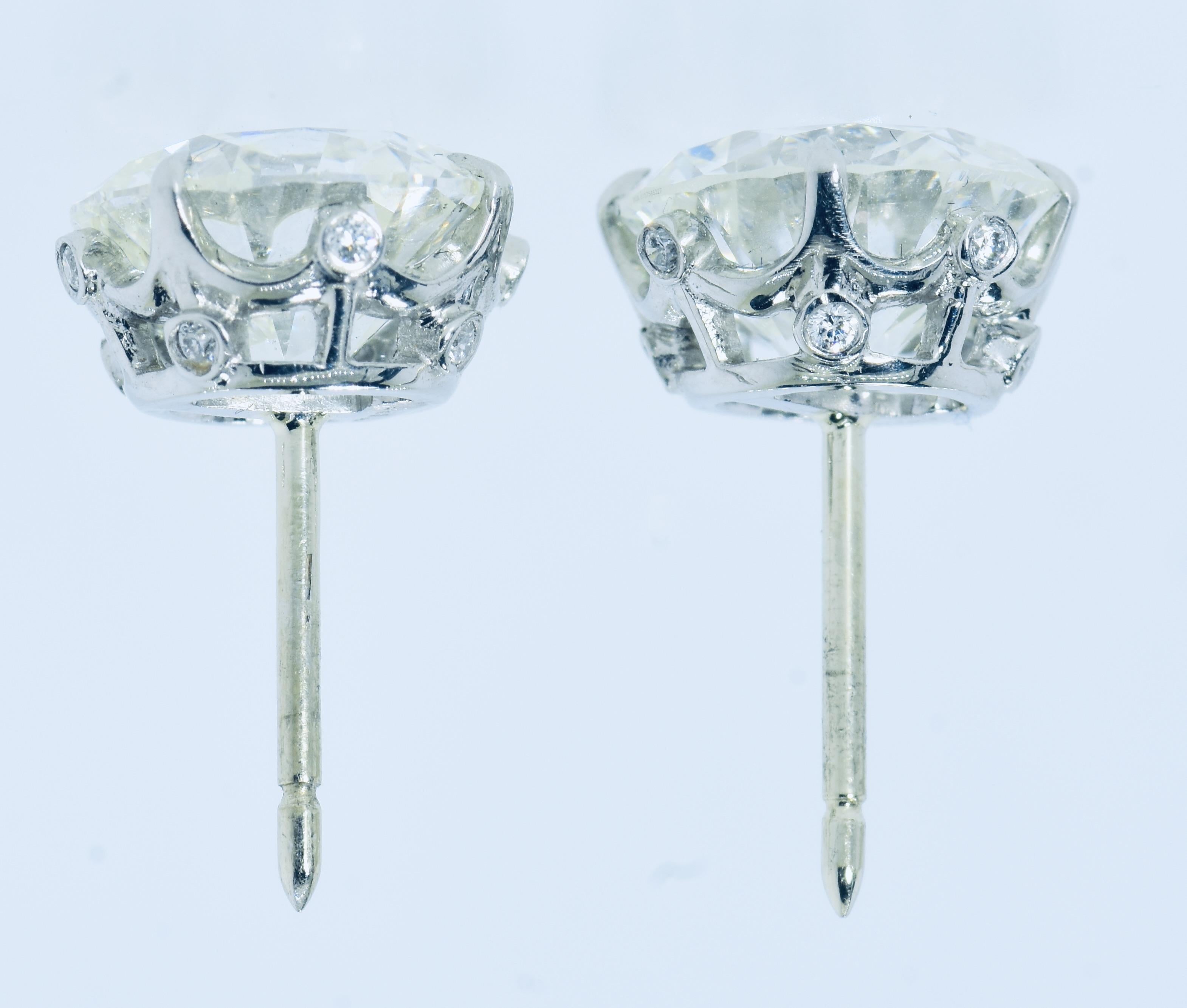GIA Graded 6.11 ct. T.W. Diamond & Platinum Stud  Earrings, Pierre/Famille In Excellent Condition For Sale In Aspen, CO