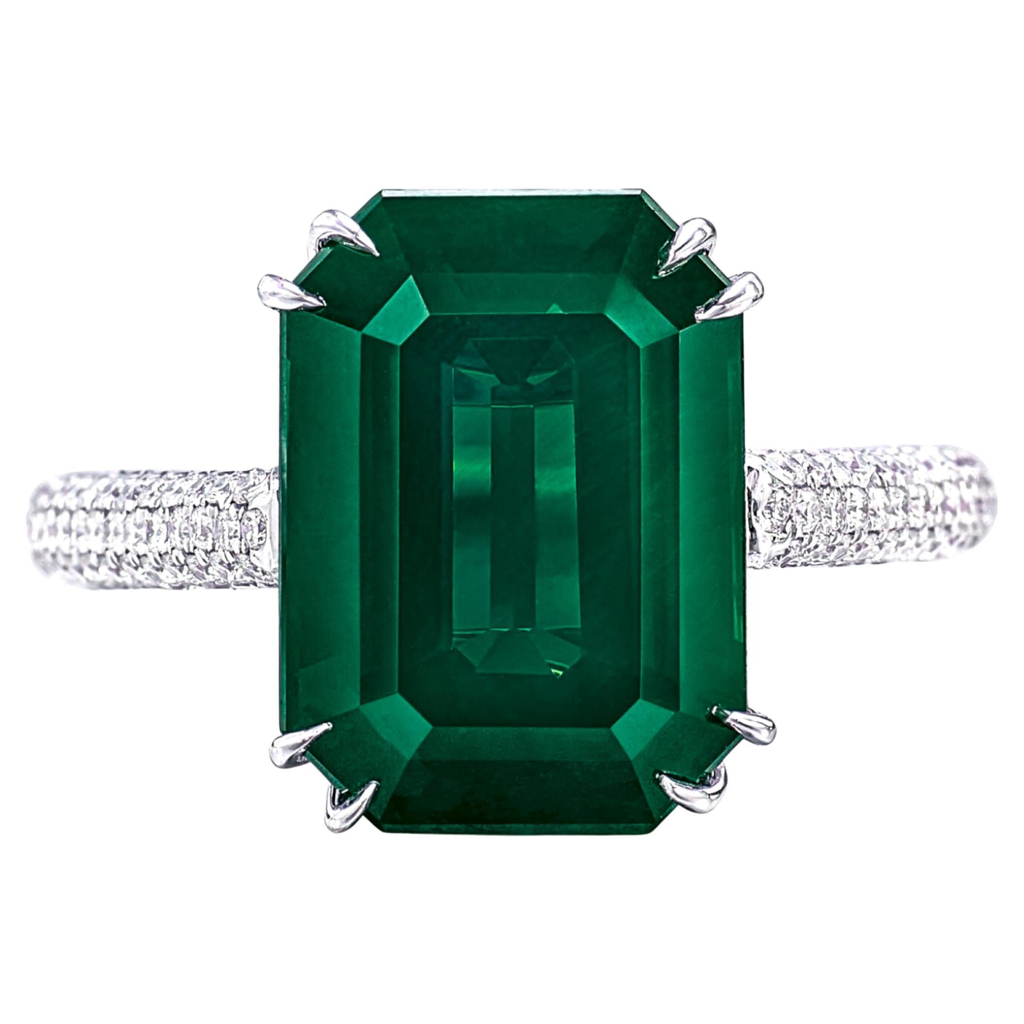 GIA zertifiziert 6,13 Karat natürlichen VIVID grünen Smaragd 18k Gold Ring im Angebot