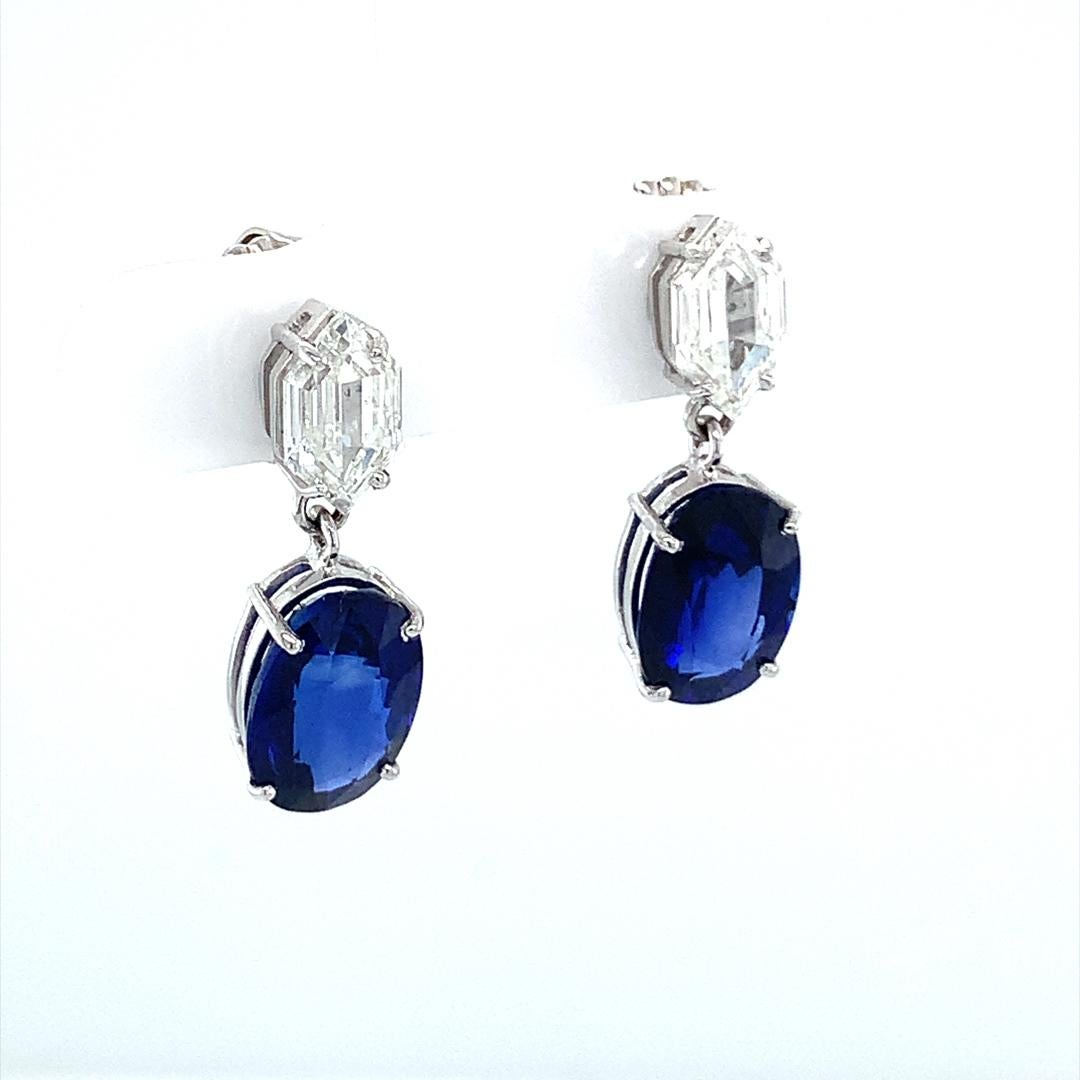 GIA Certified 6.14 Carat Blue sapphire Dangle drop earring with Diamond For Sale 1