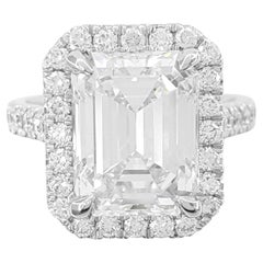 GIA zertifizierter 6.14 Karat Smaragdschliff Diamant Verlobungsring aus Platin