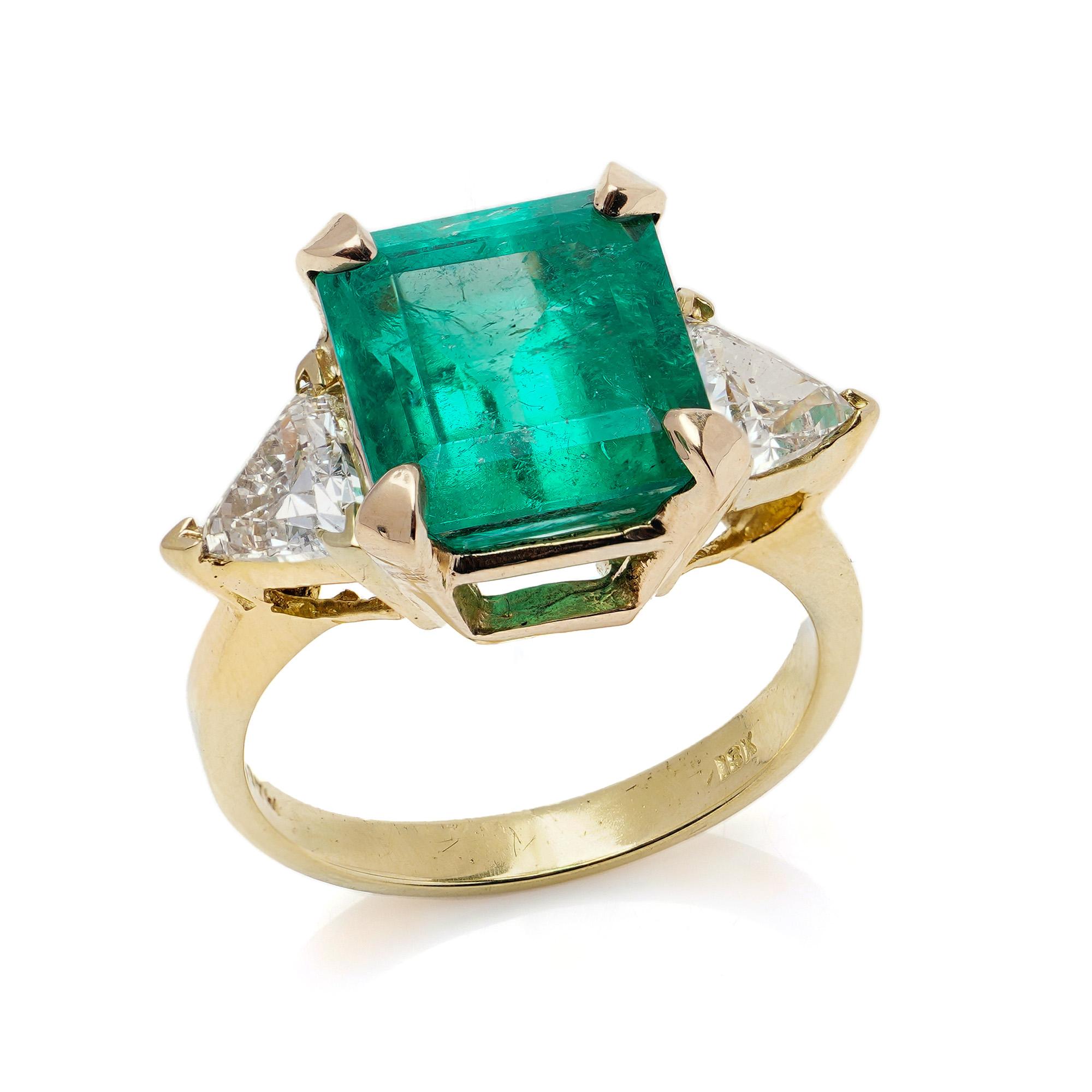 GIA Certified 6.15 Carat Colombian Emerald Ring For Sale 2