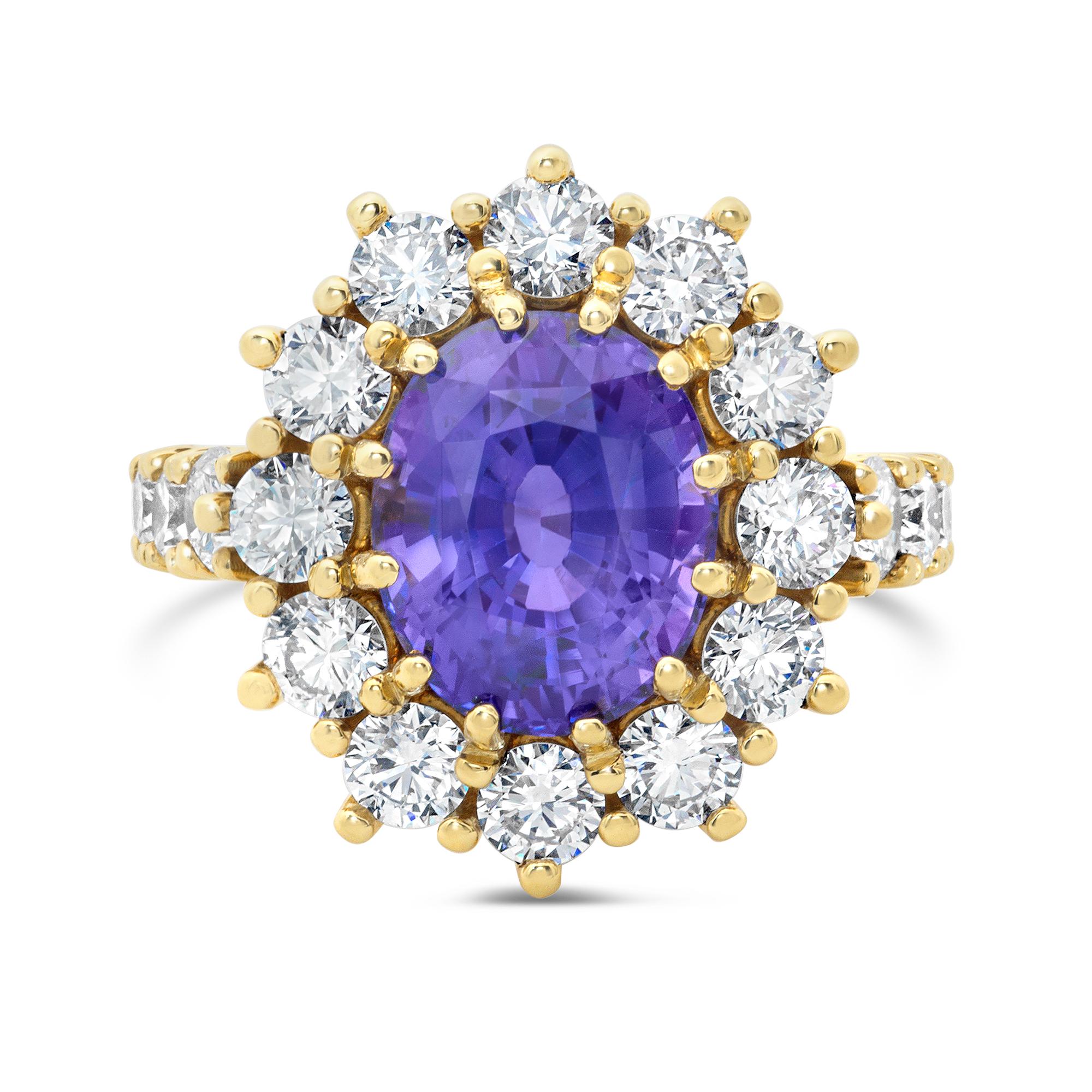 Contemporary GIA Certified 6.17 Carats Oval Cut Color Change Sapphire & Diamond Cocktail Ring For Sale