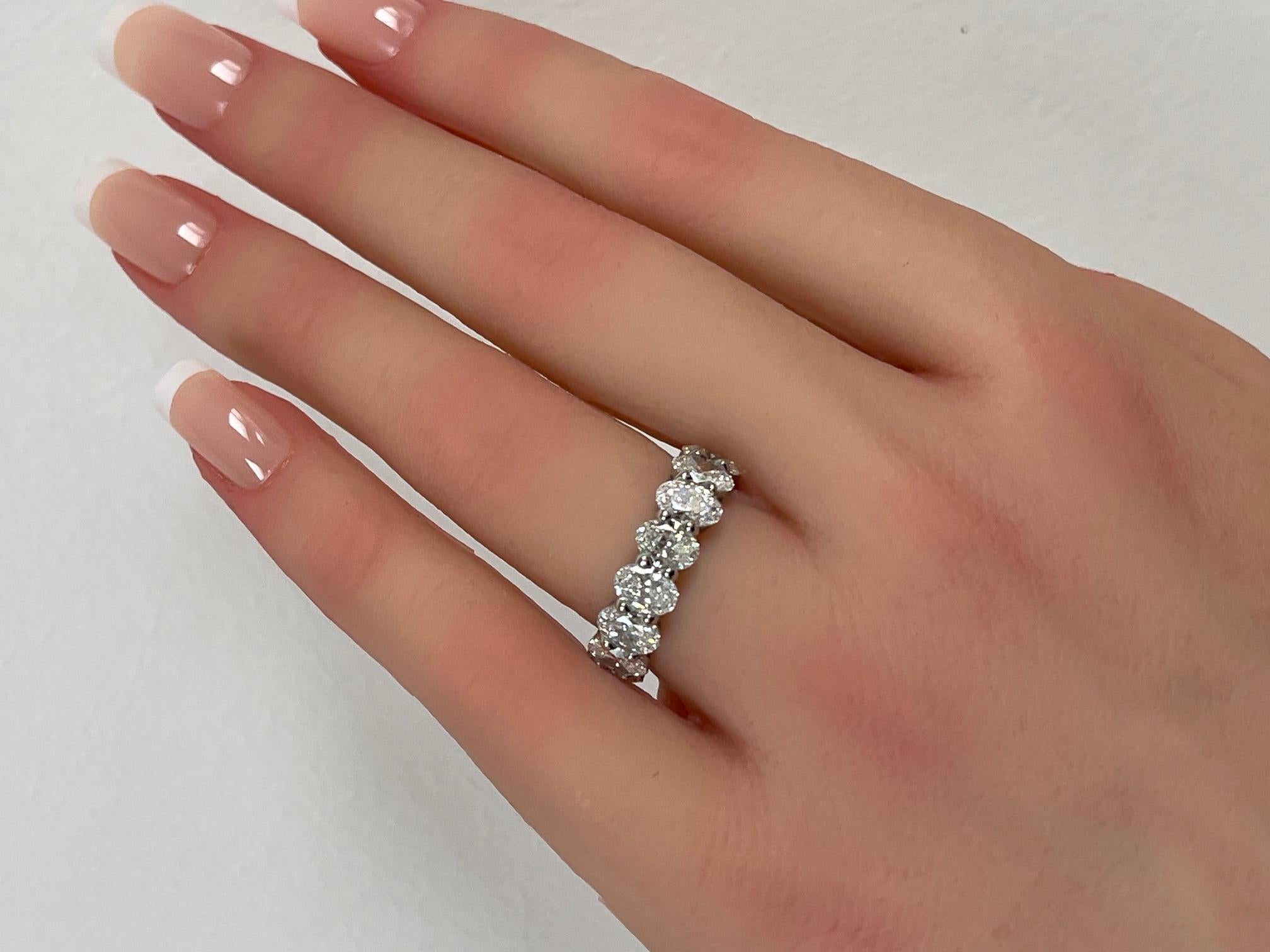 GIA  Certified 6.18 Ctw. Oval Cut Diamond Eternity Band in Platinum For Sale 4