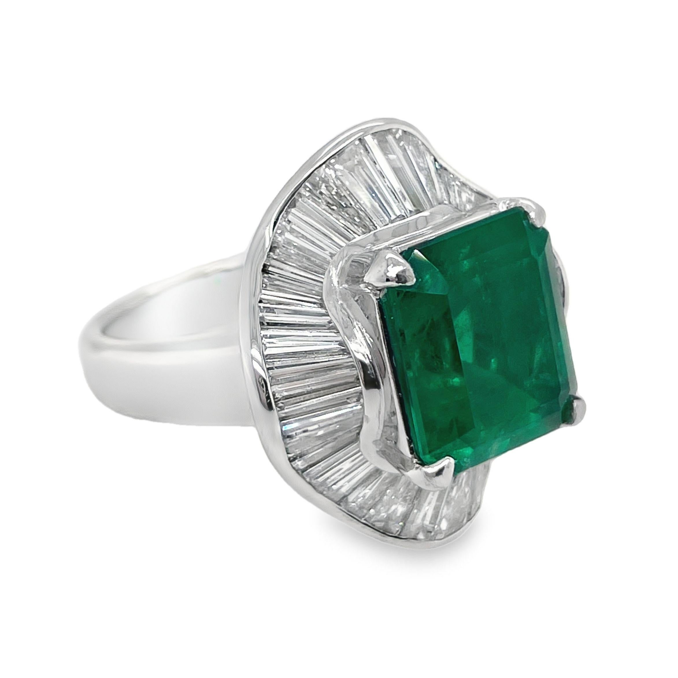 Emerald Cut GIA Certified 6.19ct Colombia Emerald 2.47ct Natural Diamonds Platinum Ring For Sale