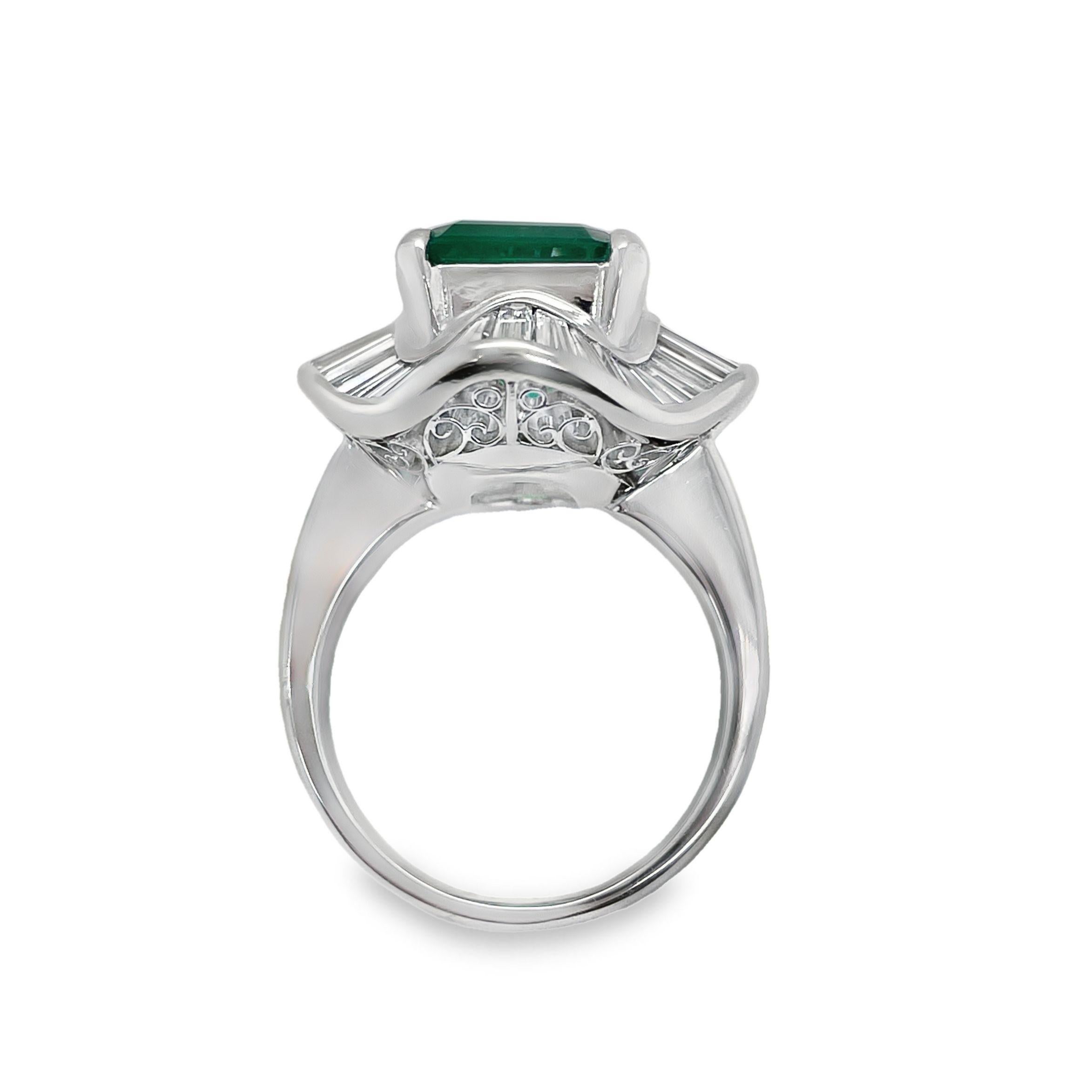 GIA Certified 6.19ct Colombia Emerald 2.47ct Natural Diamonds Platinum Ring In New Condition For Sale In Hong Kong, HK
