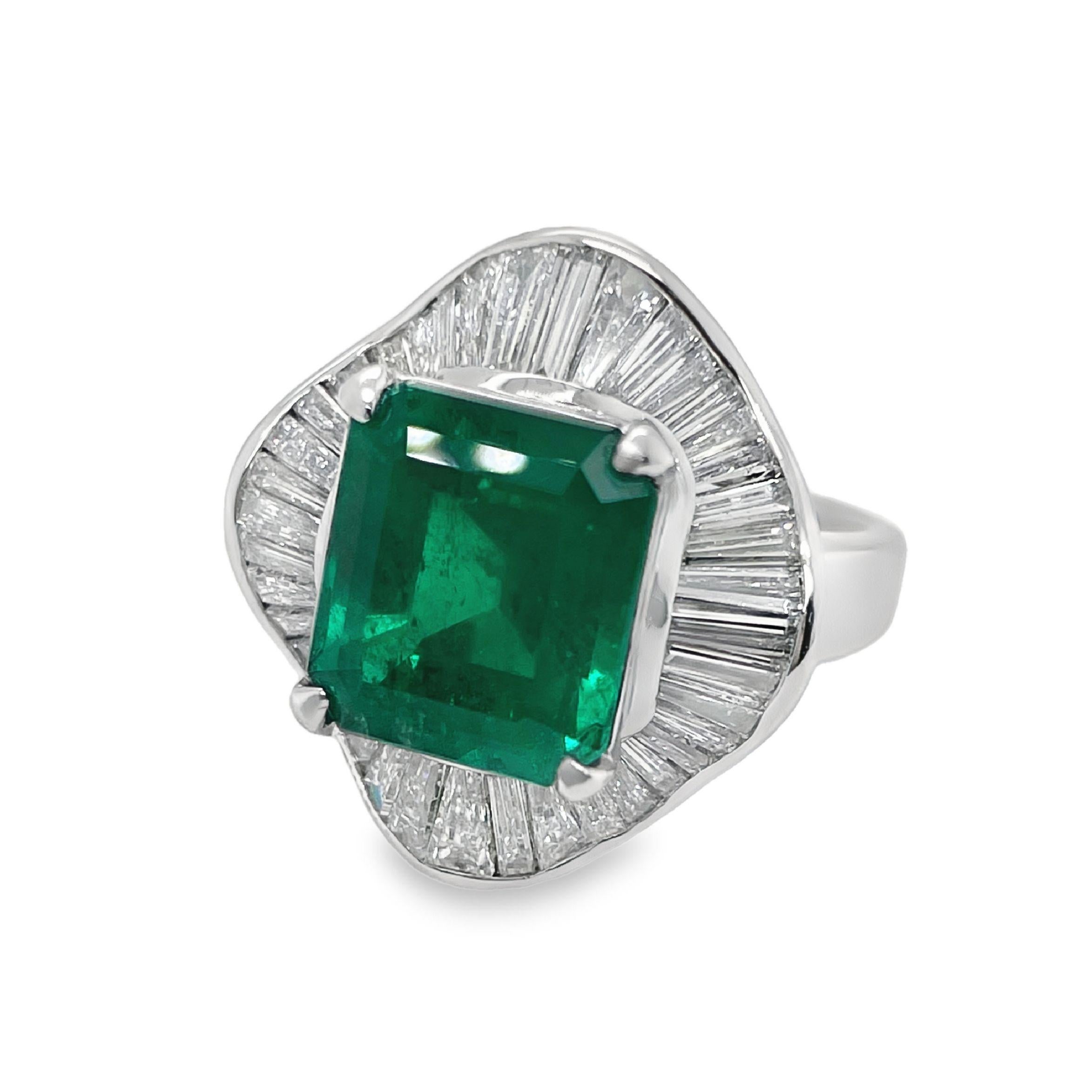 Women's GIA Certified 6.19ct Colombia Emerald 2.47ct Natural Diamonds Platinum Ring For Sale