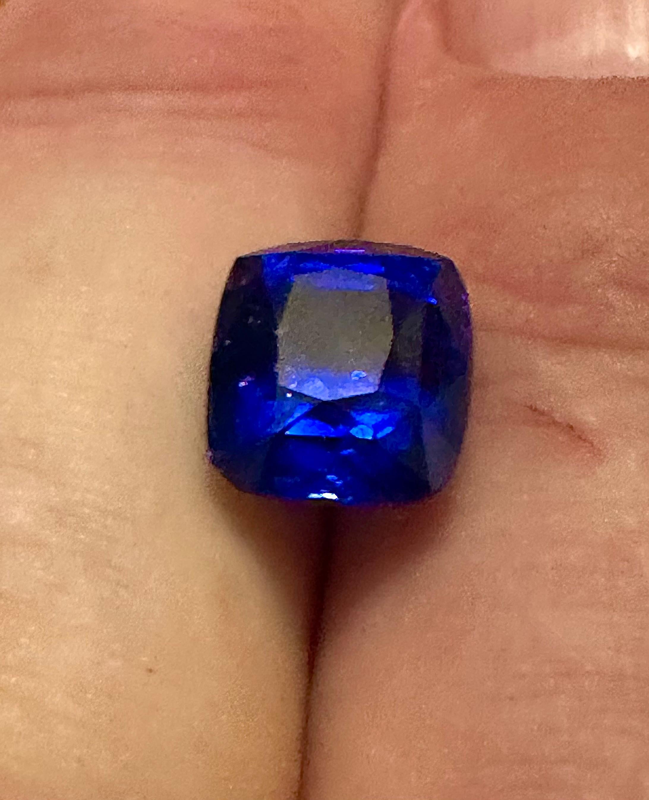 GIA Certified 6.21 ct Natural Blue Sapphire - Origin Report In New Condition For Sale In Tampa, FL