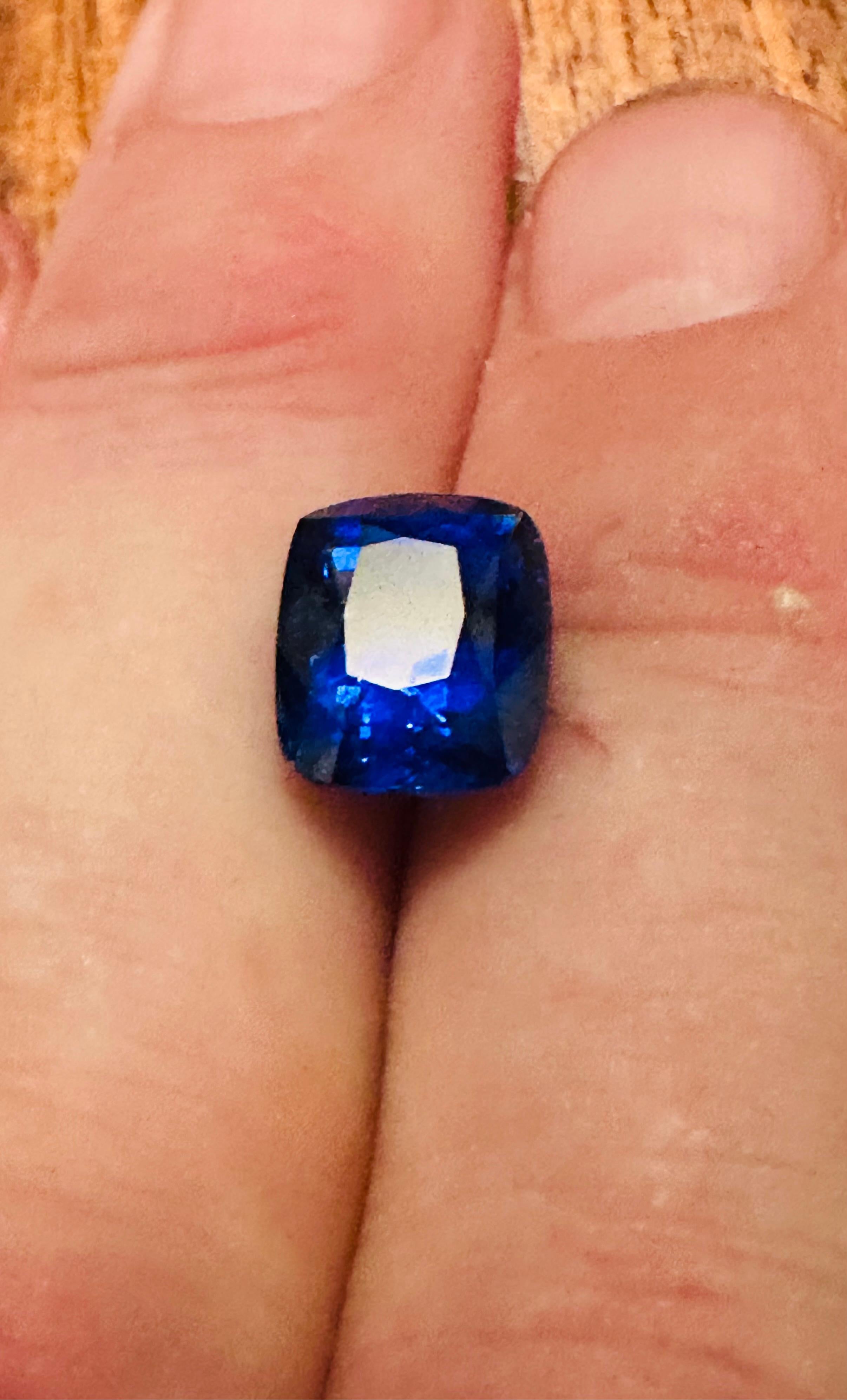 Women's or Men's GIA Certified 6.21 ct Natural Blue Sapphire - Origin Report For Sale