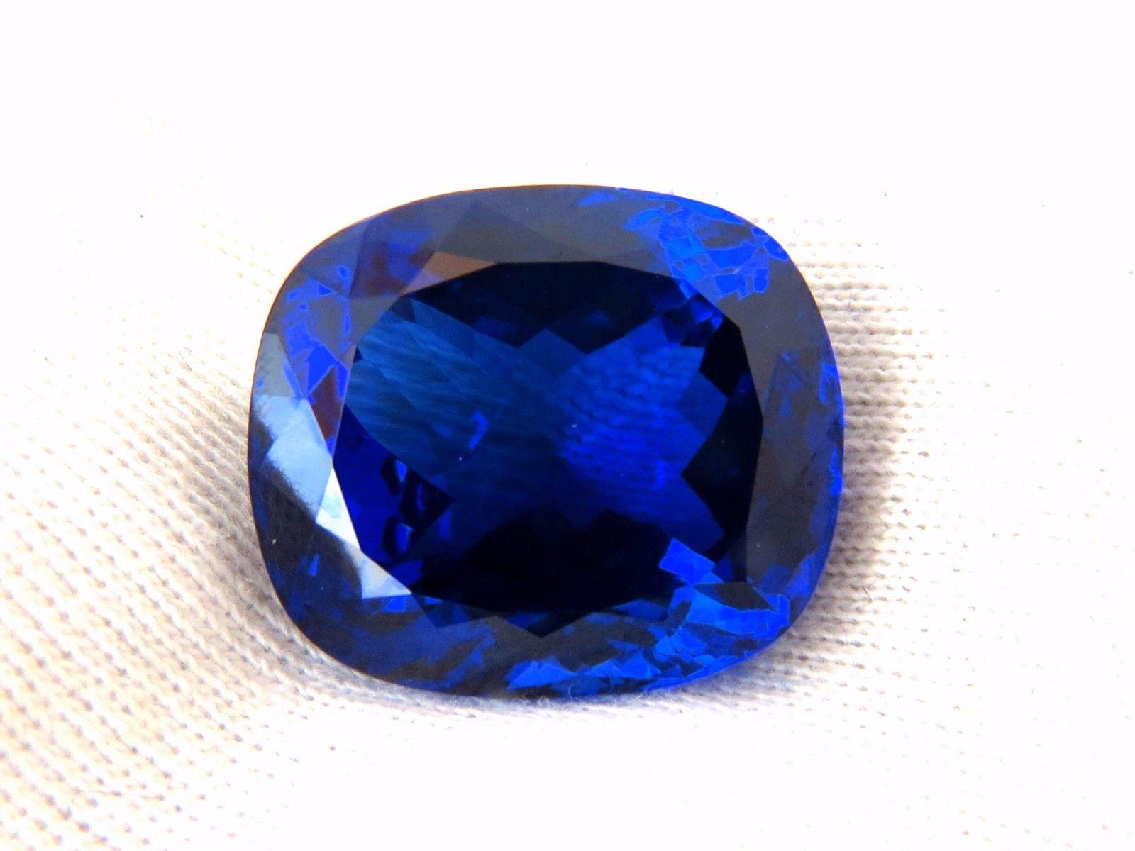GIA zertifiziert 62,60 Karat Natürlicher Blauer Tansanit im Kissenschliff Prächtig im Zustand „Neu“ im Angebot in New York, NY