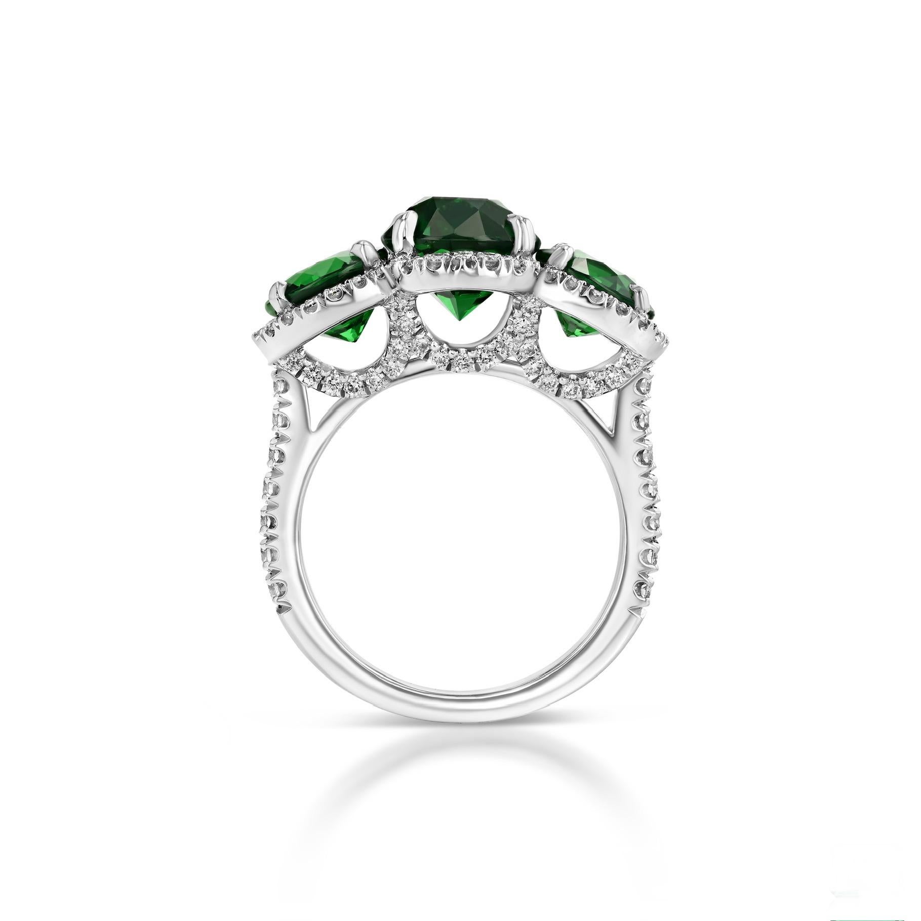GIA certified, 6.32ct round Tsavorite Garnet, platinum ring. In New Condition For Sale In Los Angeles, CA