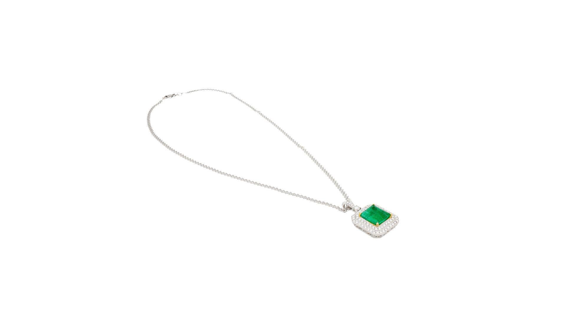 Art Deco GIA Certified 6.33 Carat Minor Oil Colombian Emerald Necklace in 18K White Gold For Sale