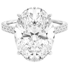 GIA zertifiziert 6,35 Karat D VVS1 Oval Diamant Ring - Platin Pavé Einstellung