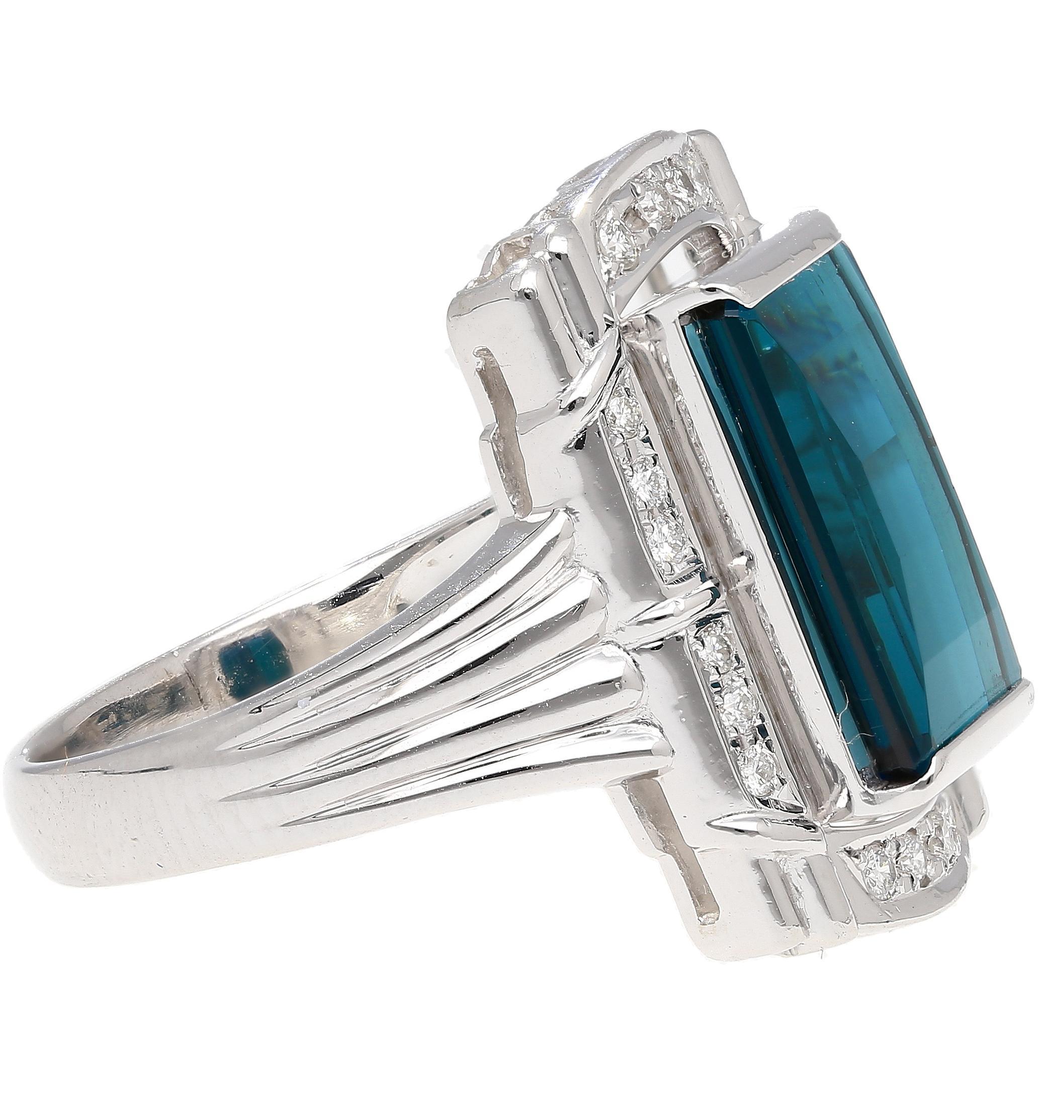 Bague rétro vintage en platine avec tourmaline indicolite bleue certifiée GIA de 6,40 carats Unisexe en vente