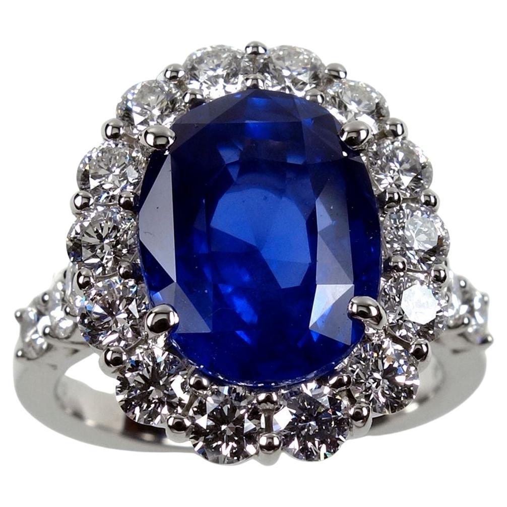 GIA-zertifizierter 6,40 Karat blauer Sri Lanka-Saphirring mit unerhitztem Diamantring (Ovalschliff) im Angebot