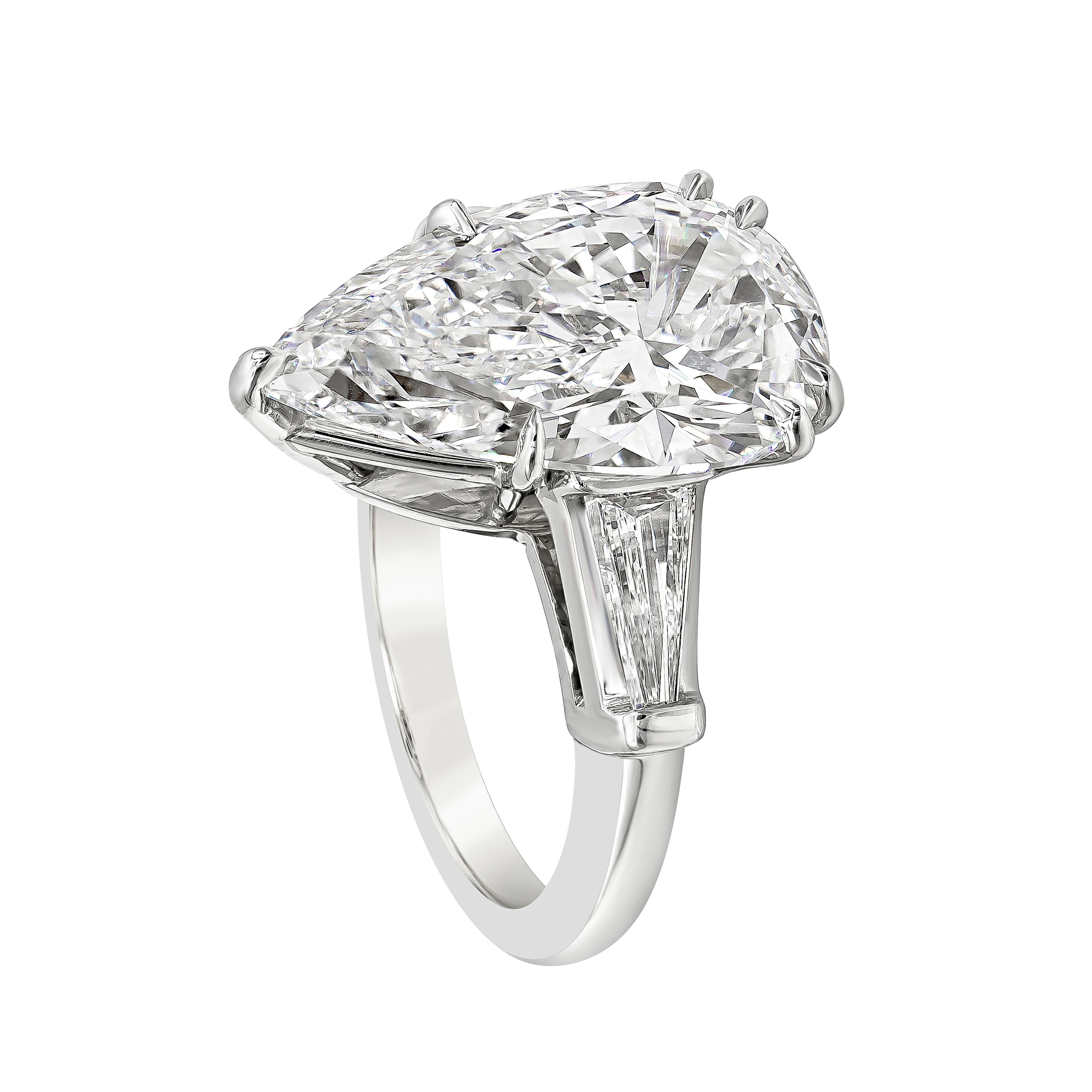 GIA-zertifizierter 6,41 Karat birnenförmiger Diamantring mit drei Steinen in Birnenform (Zeitgenössisch) im Angebot