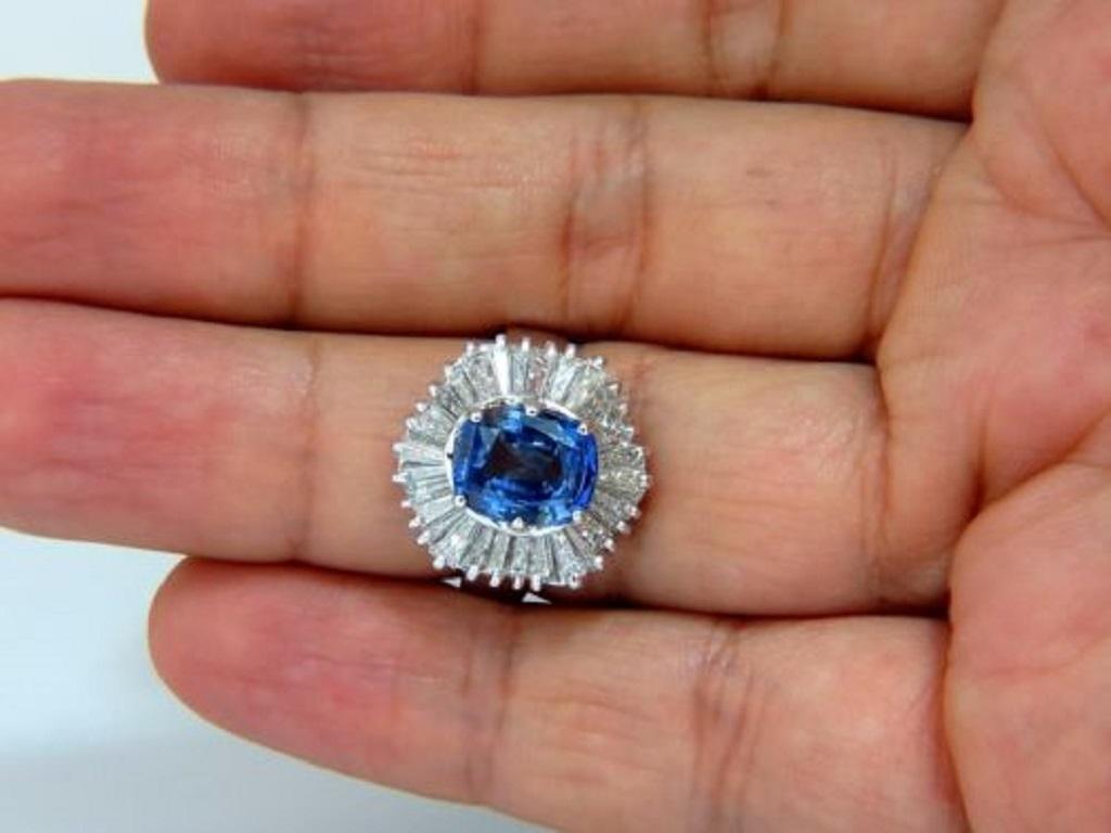 GIA Certified 6.46ct Natural No Heat Sapphire Diamonds Ballerina Ring 18kt In New Condition For Sale In New York, NY