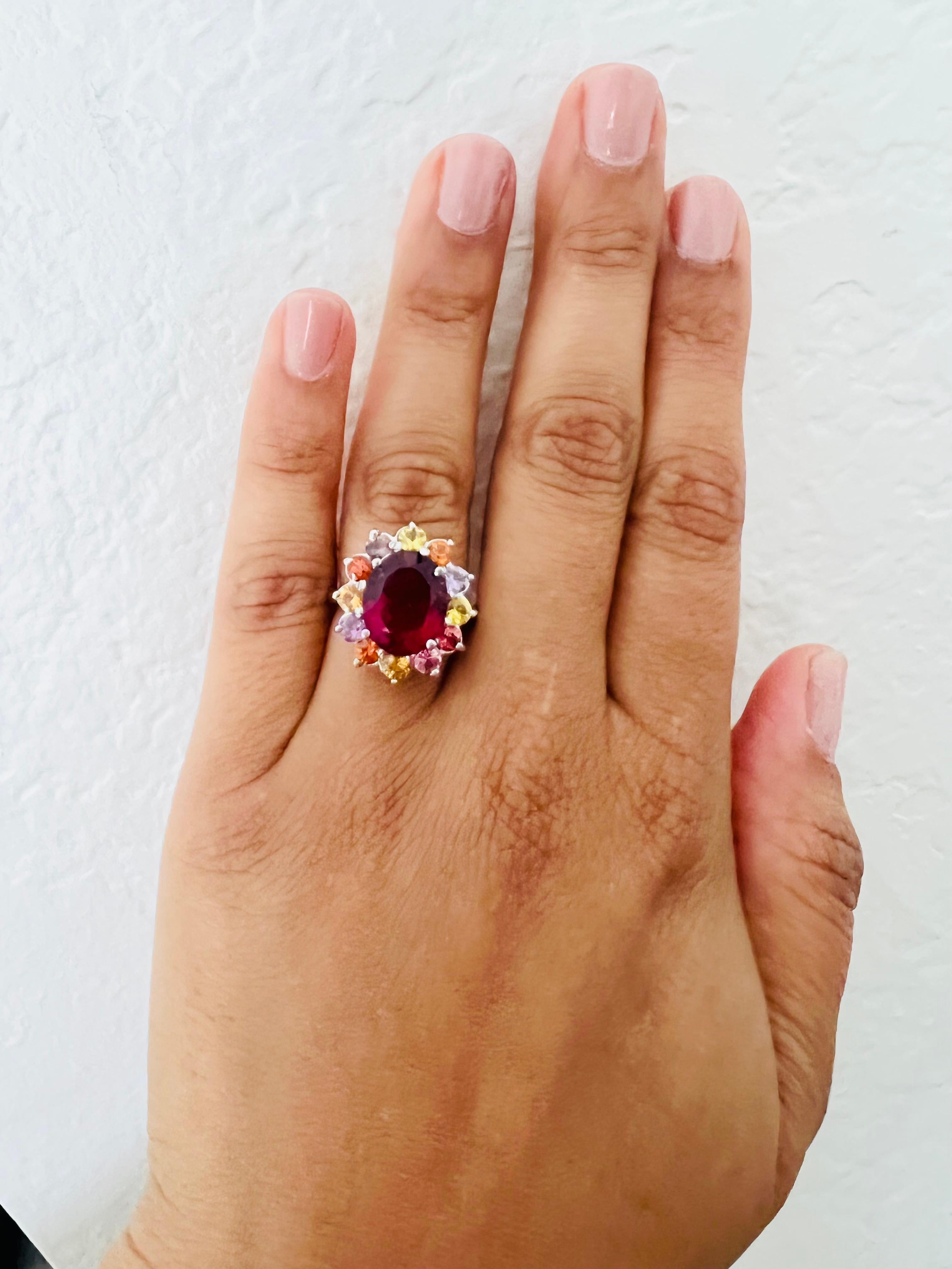 Anello Cocktail in oro bianco con zaffiro rubellite naturale certificato GIA da 6,53 carati in vendita 4