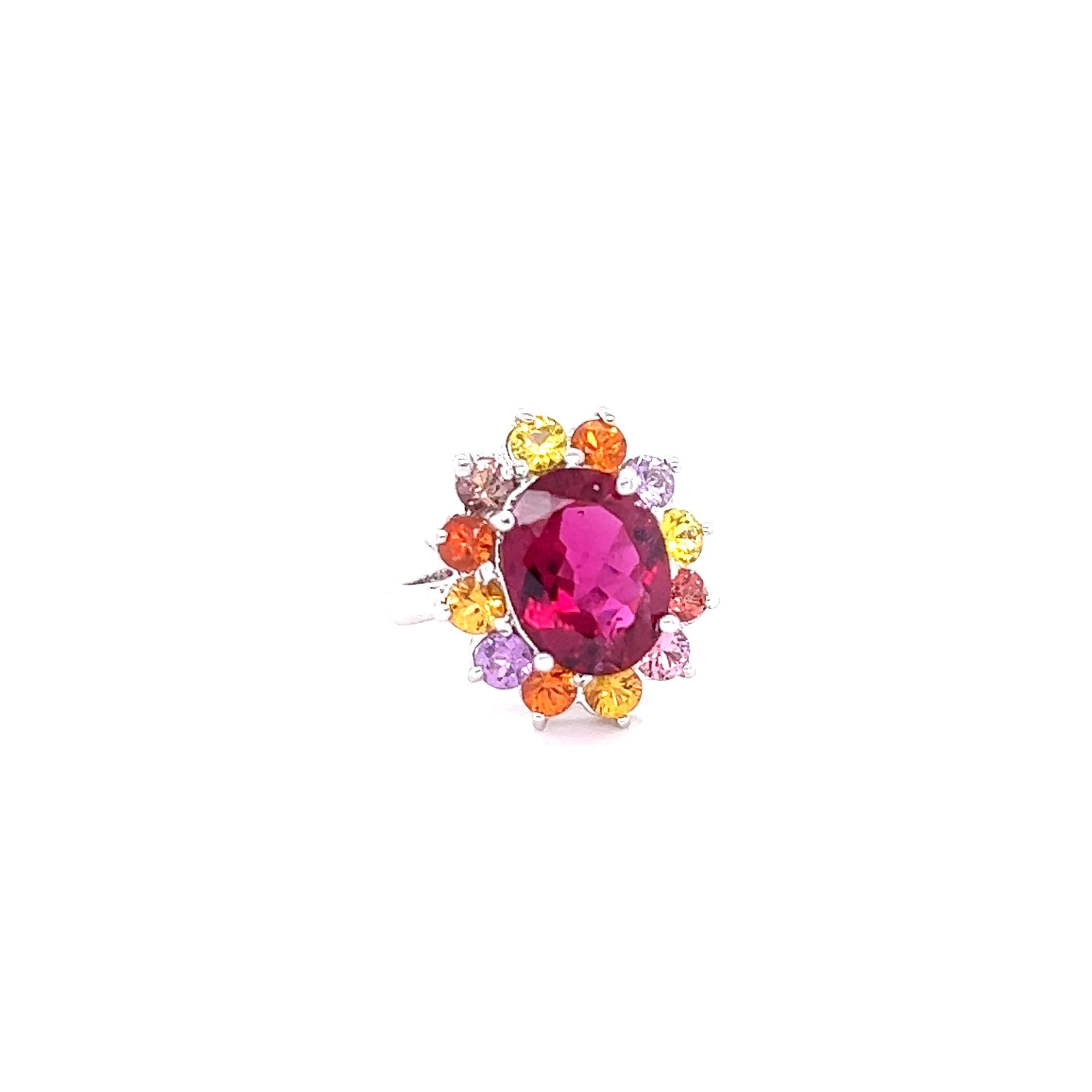 Taglio ovale Anello Cocktail in oro bianco con zaffiro rubellite naturale certificato GIA da 6,53 carati in vendita