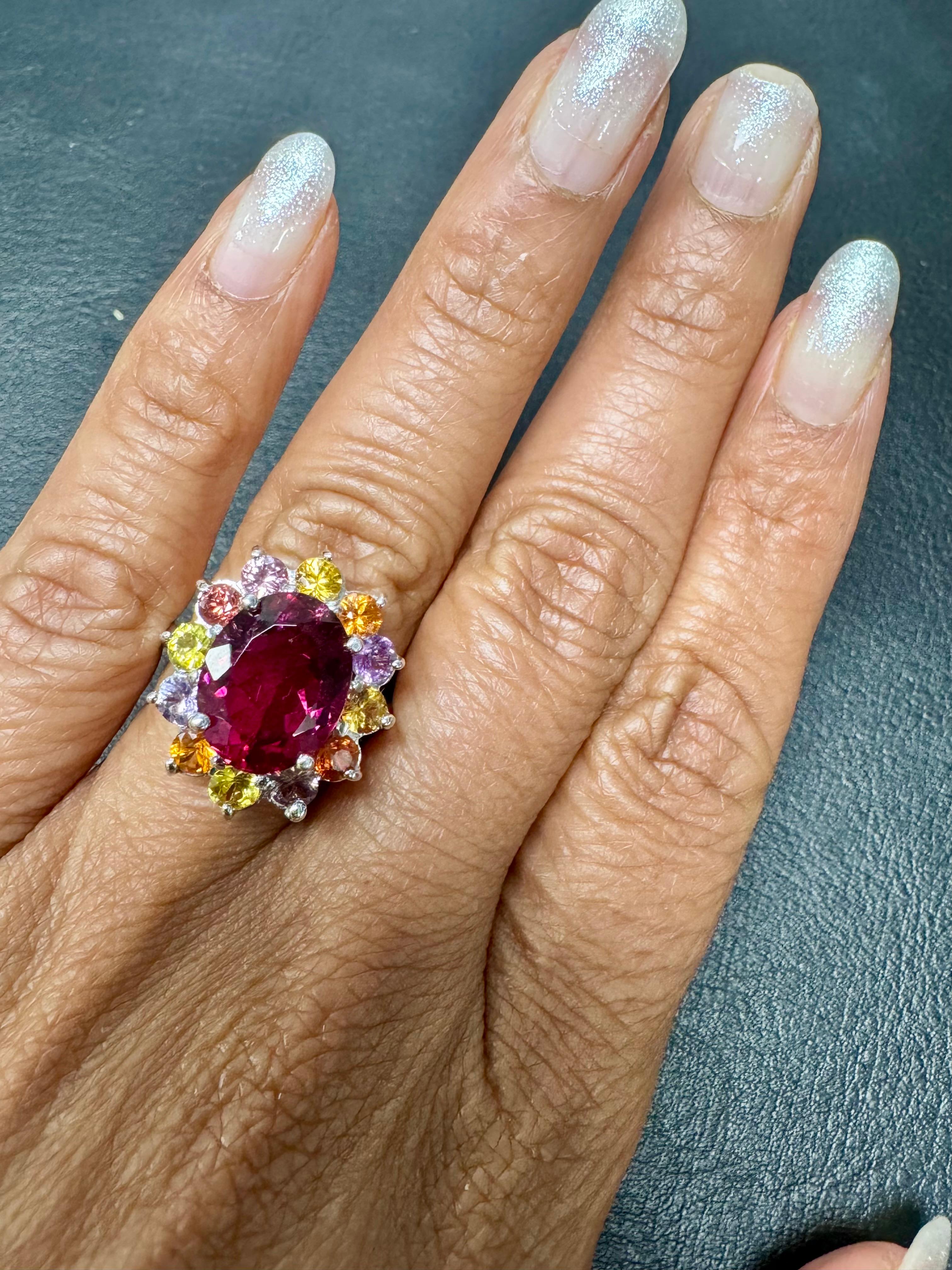 Anello Cocktail in oro bianco con zaffiro rubellite naturale certificato GIA da 6,53 carati in vendita 1